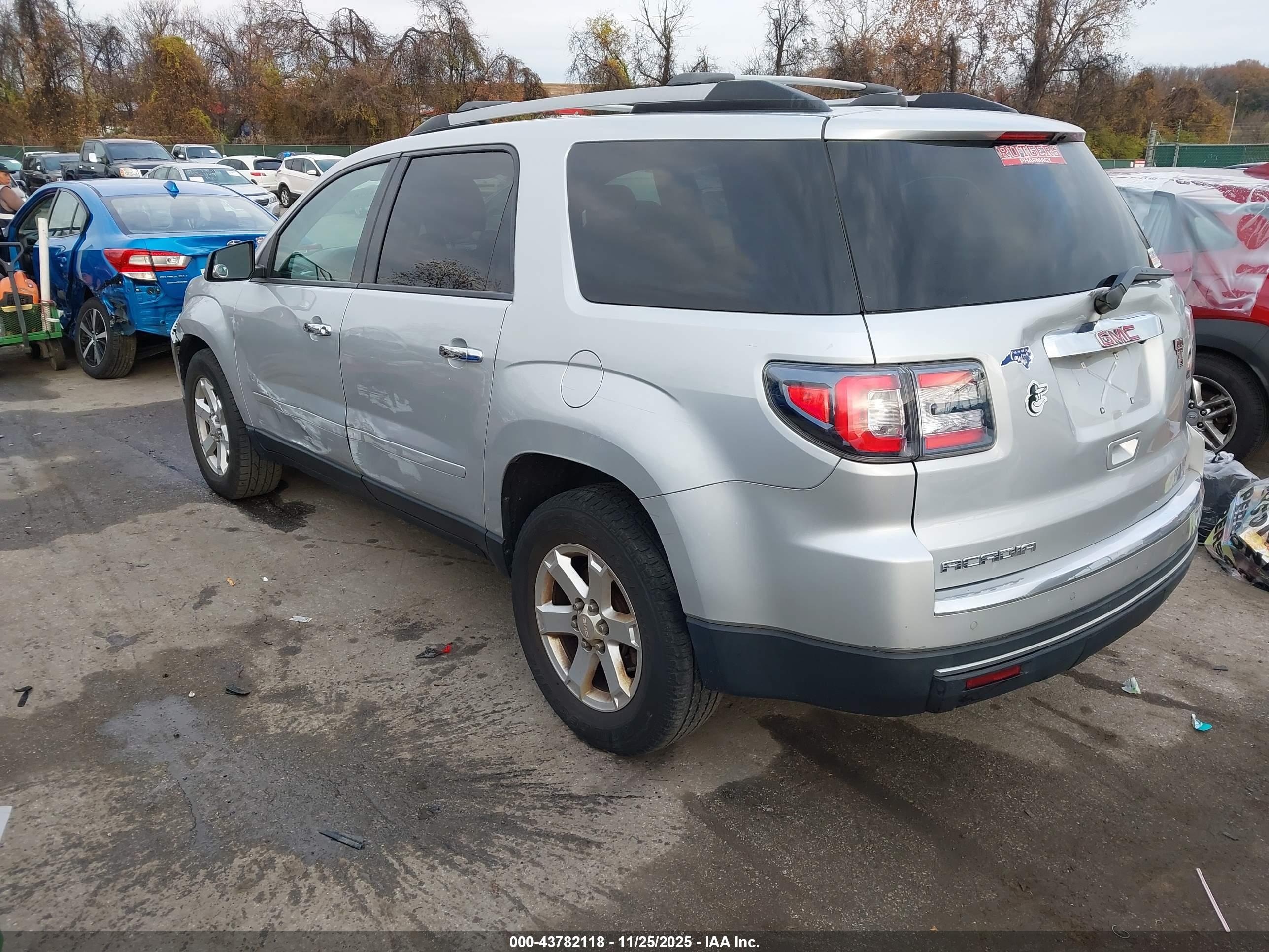 GMC ACADIA image 3