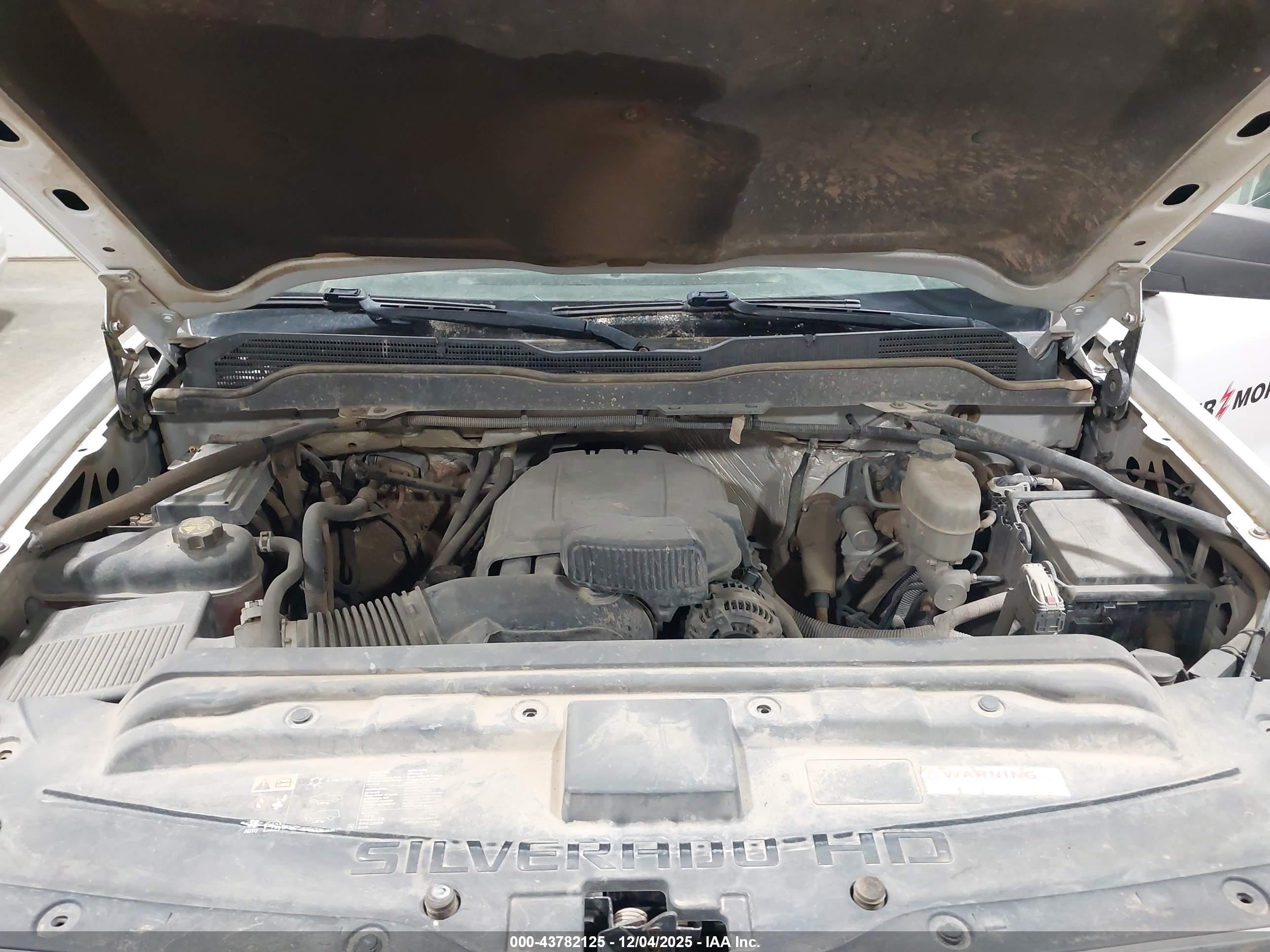 CHEVROLET SILVERADO image 10