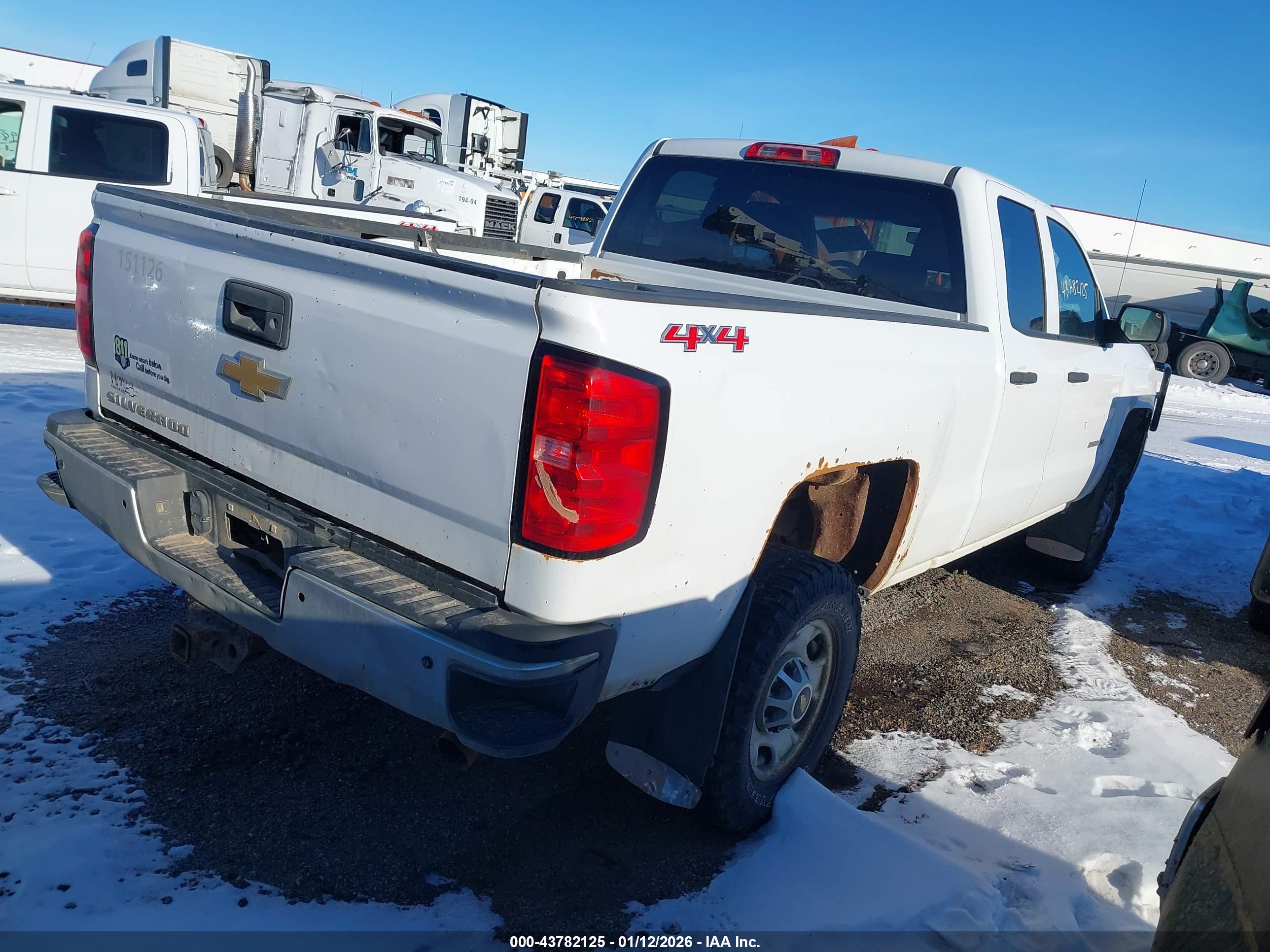 CHEVROLET SILVERADO image 4