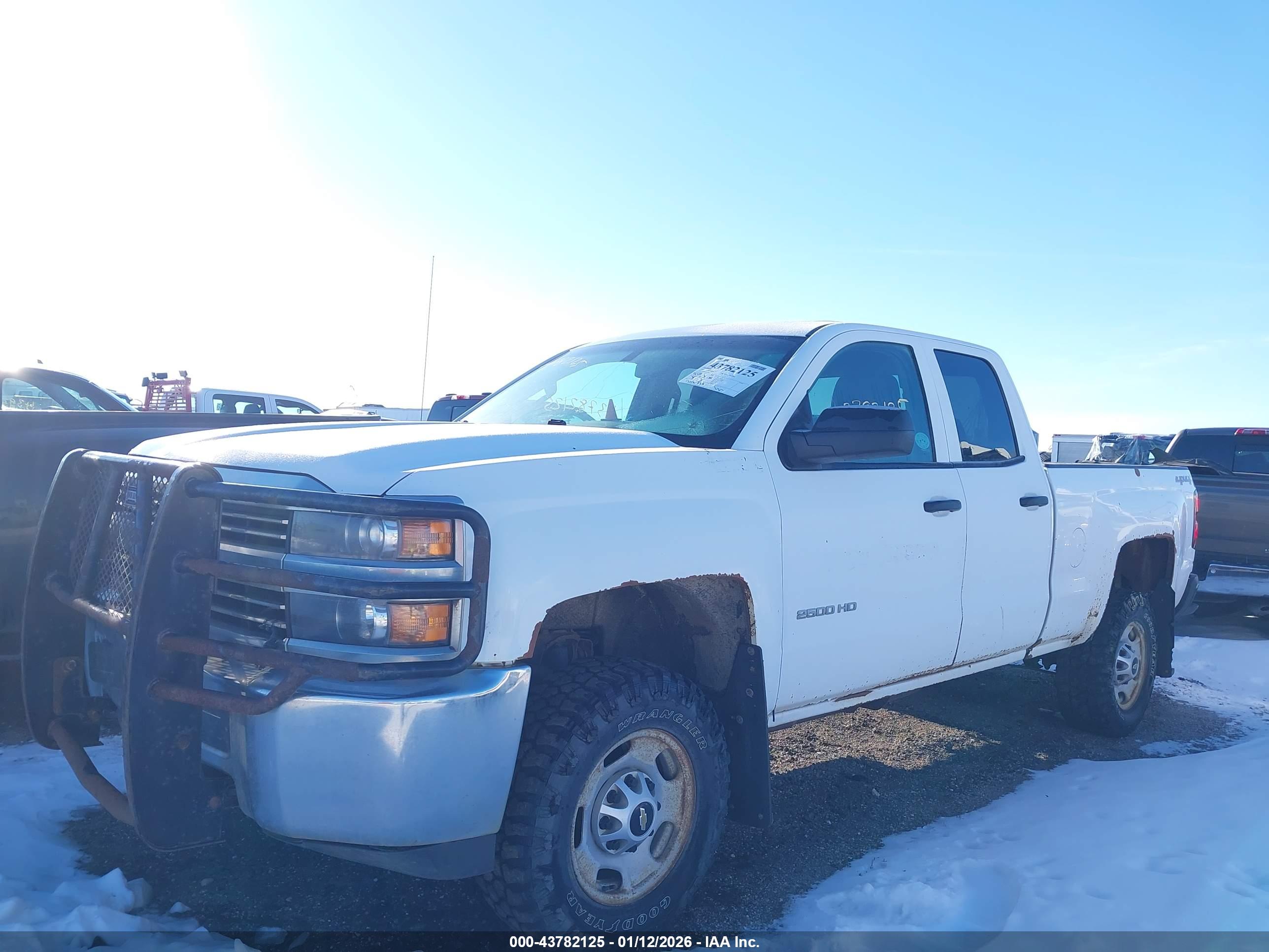 CHEVROLET SILVERADO image 6