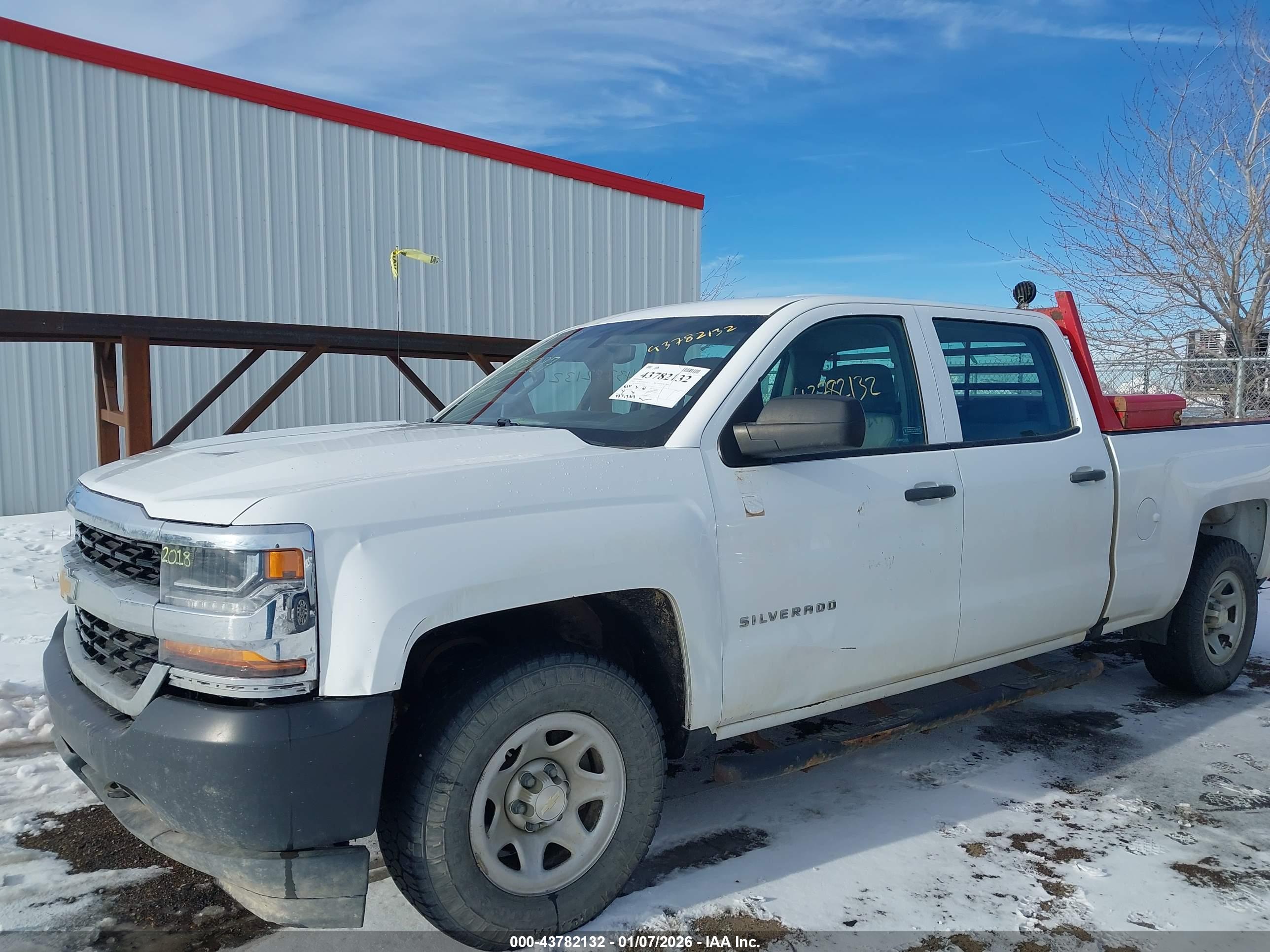 CHEVROLET SILVERADO image 6