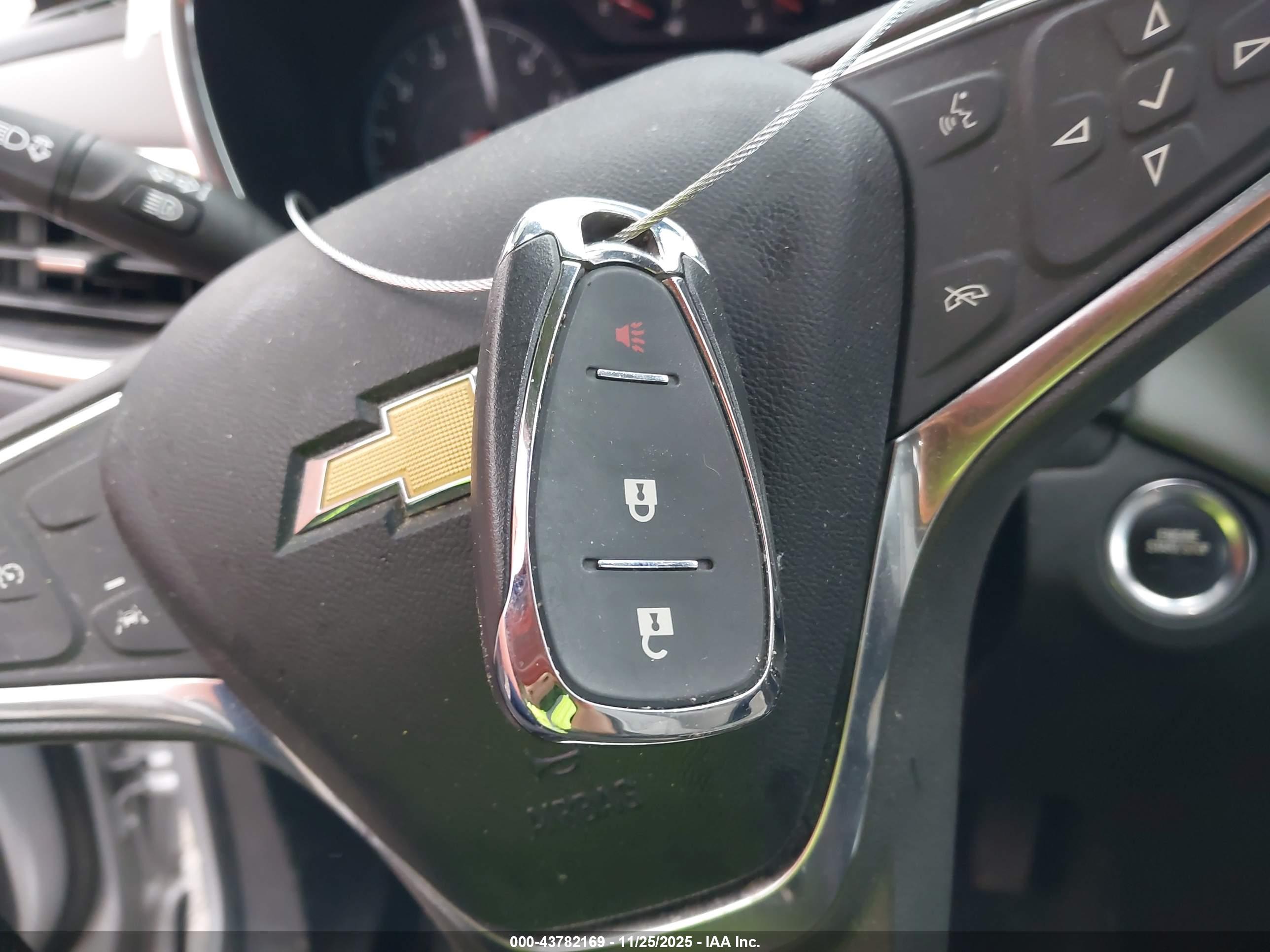 CHEVROLET EQUINOX image 11