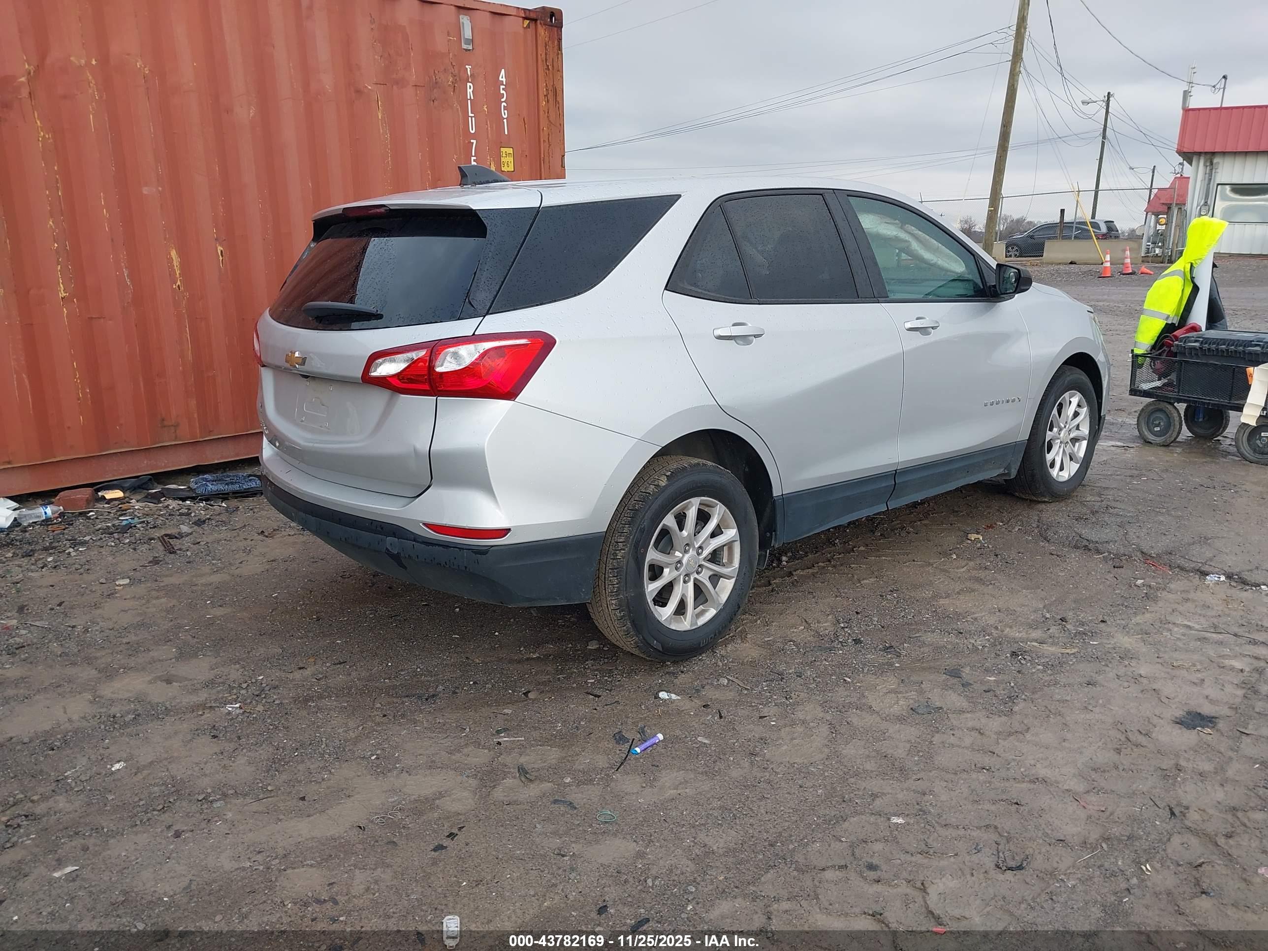 CHEVROLET EQUINOX image 4