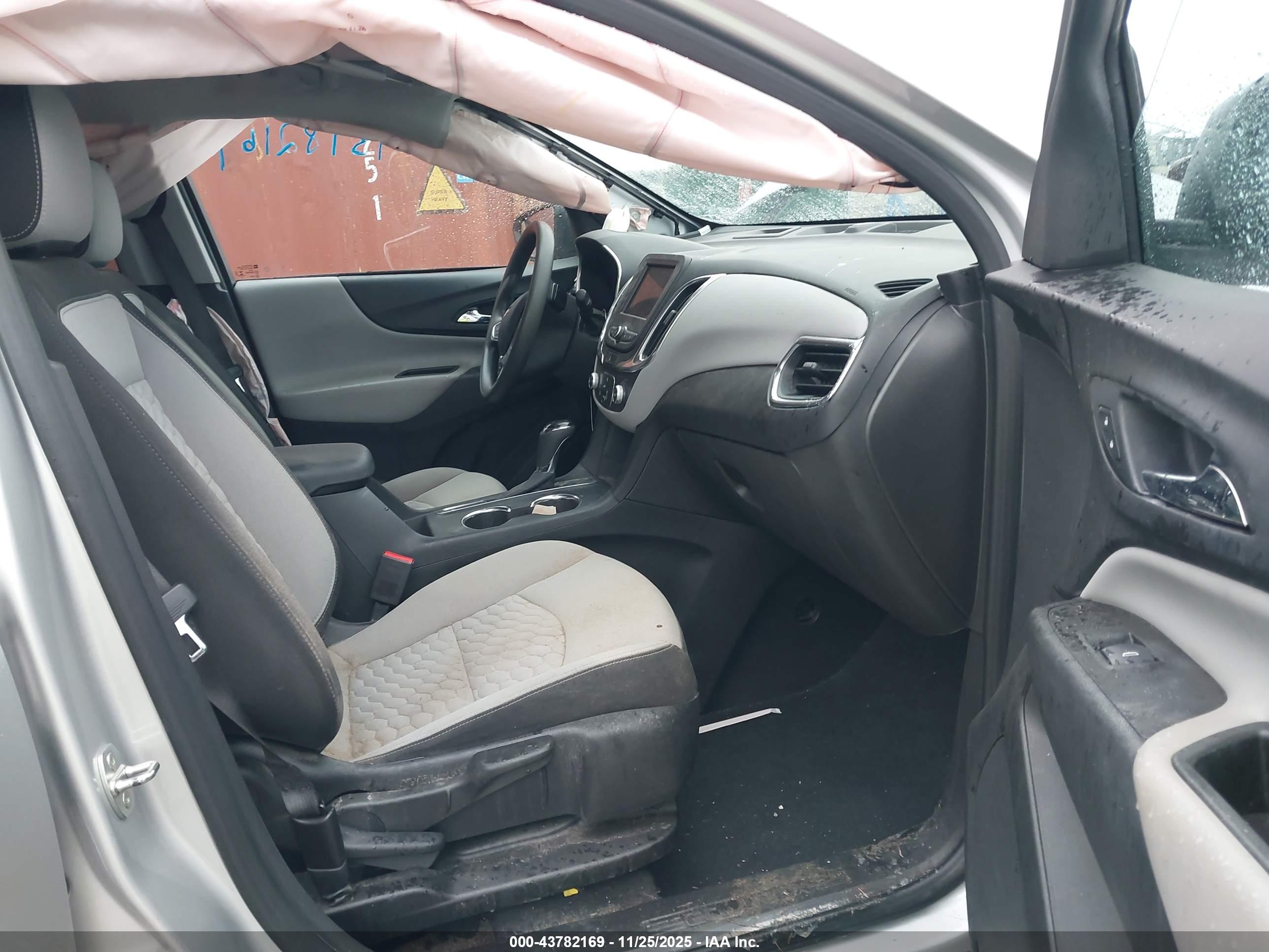 CHEVROLET EQUINOX image 5