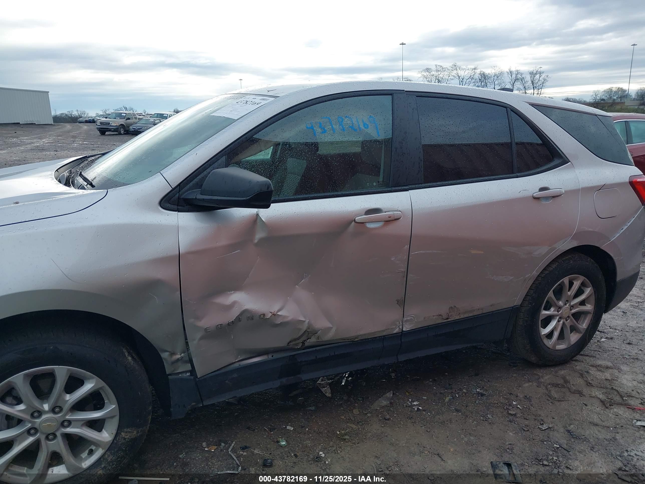CHEVROLET EQUINOX image 6