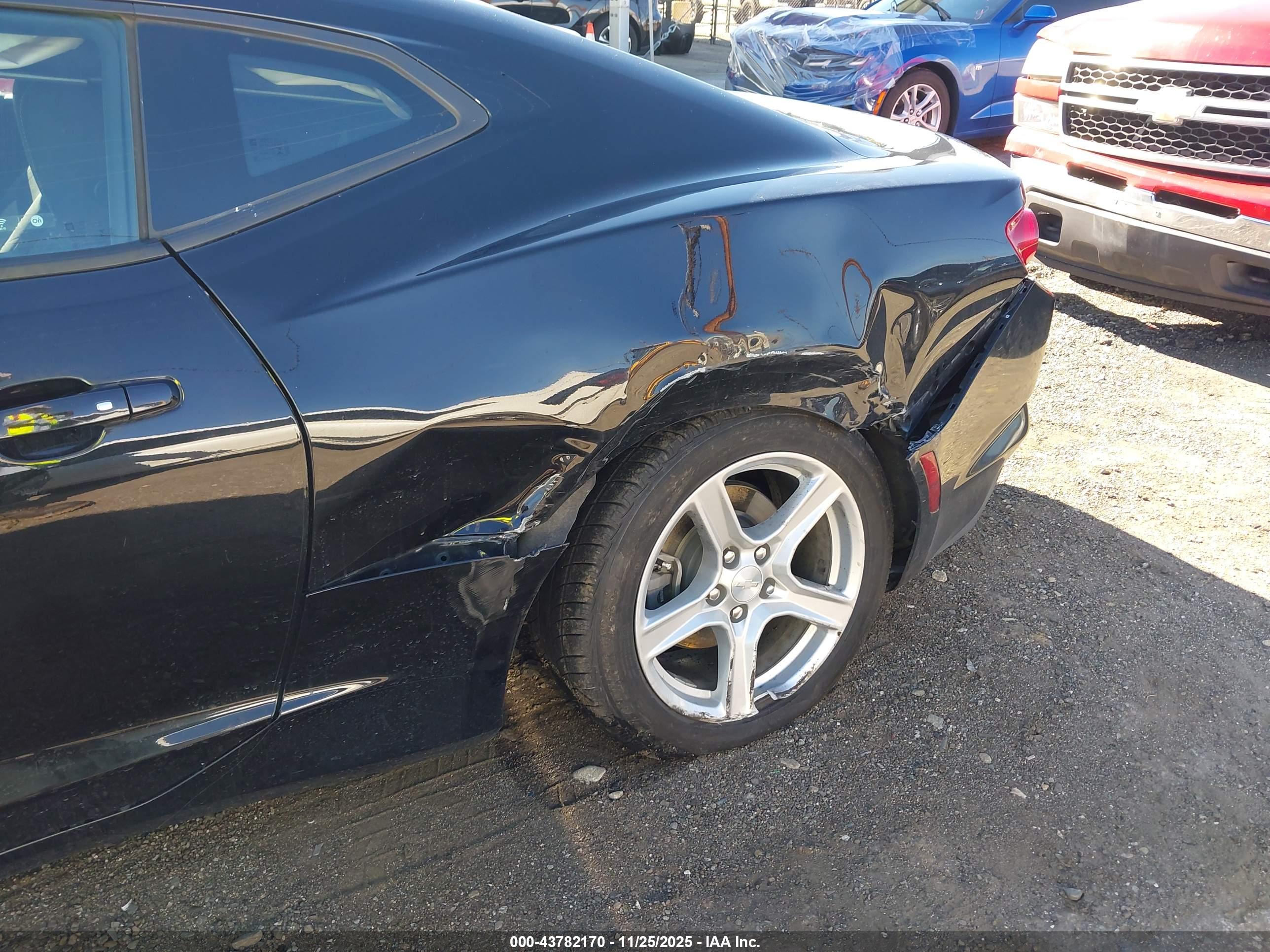 CHEVROLET CAMARO image 6