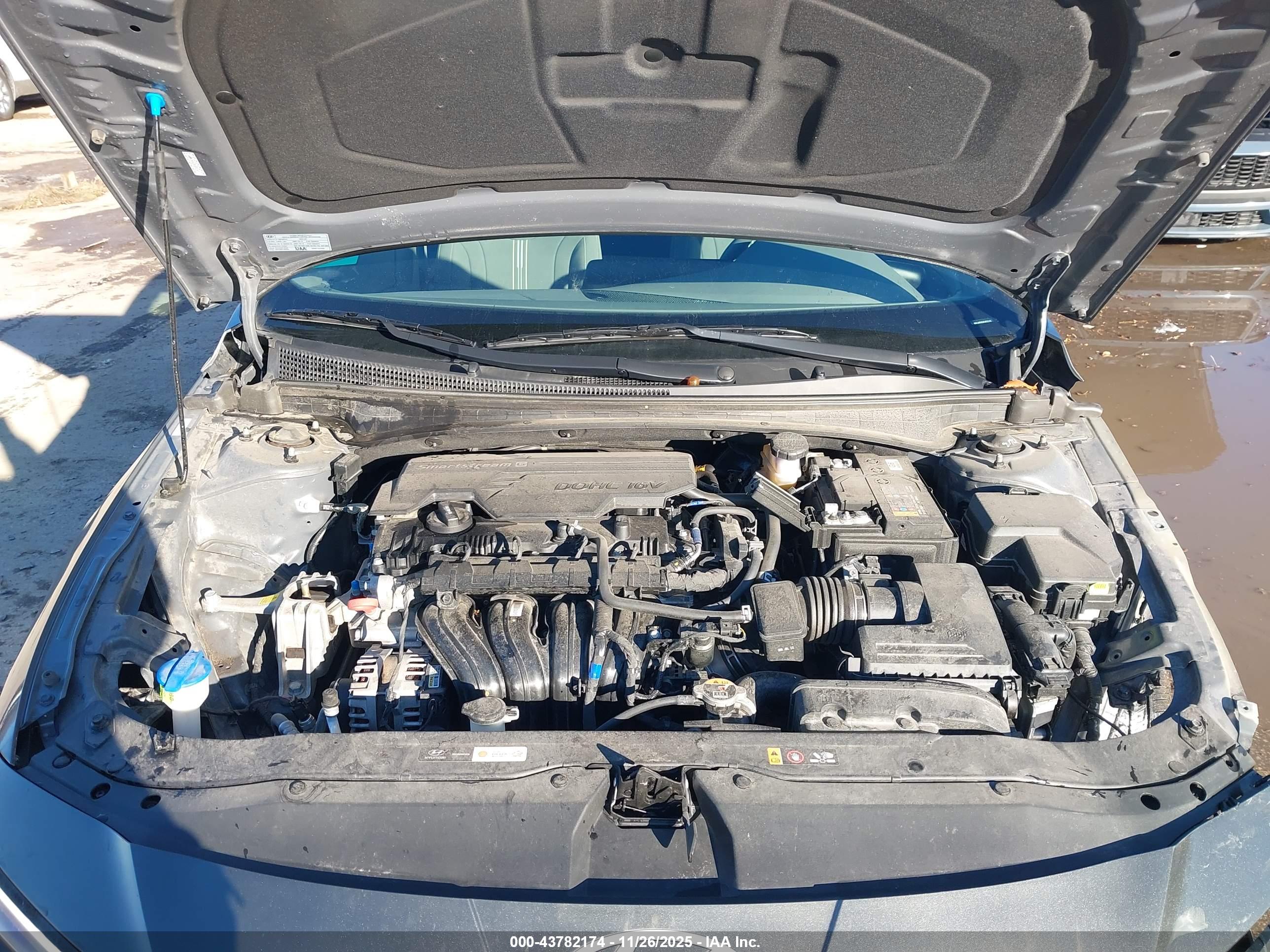 HYUNDAI ELANTRA image 10