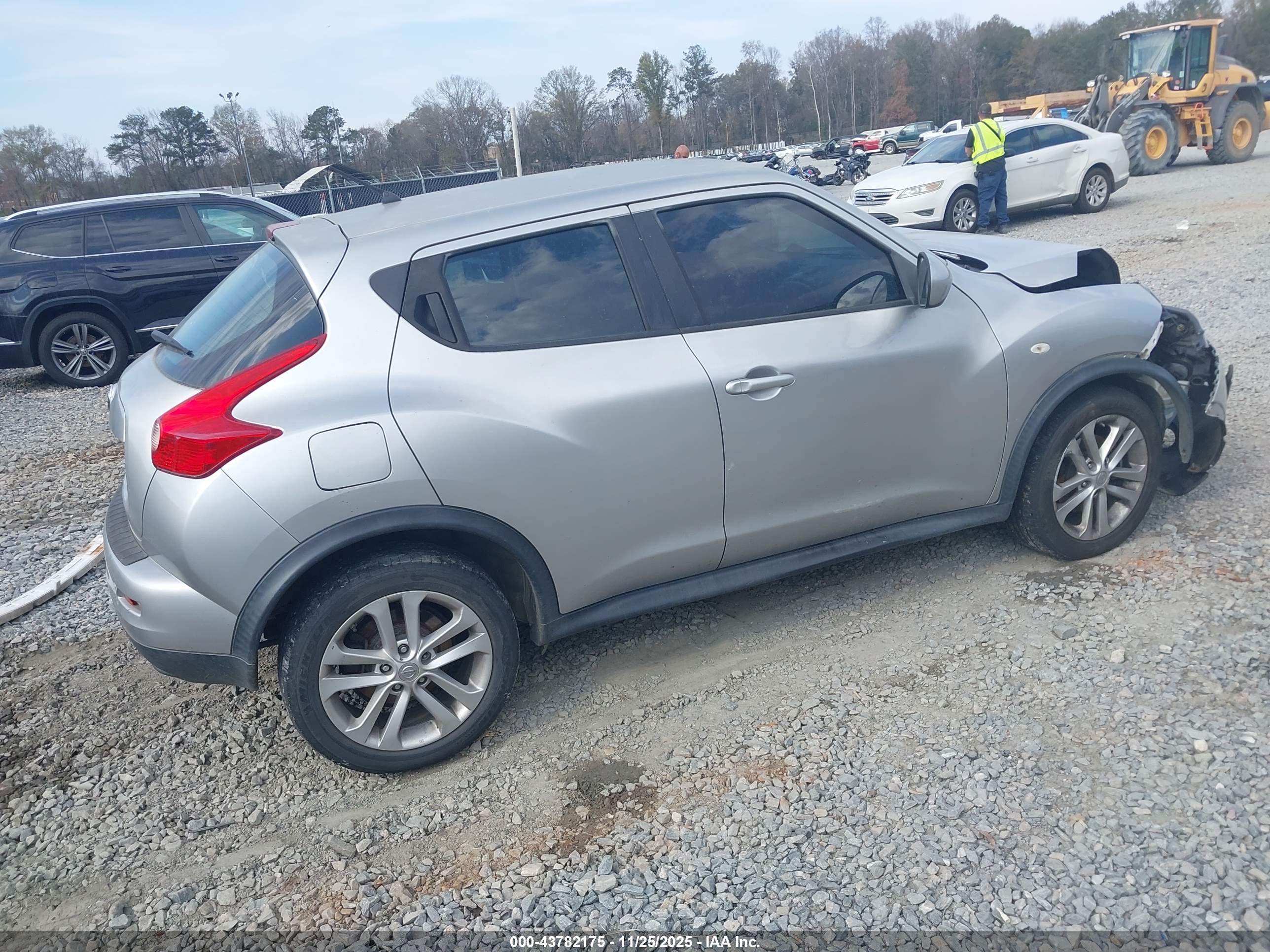 NISSAN JUKE image 4