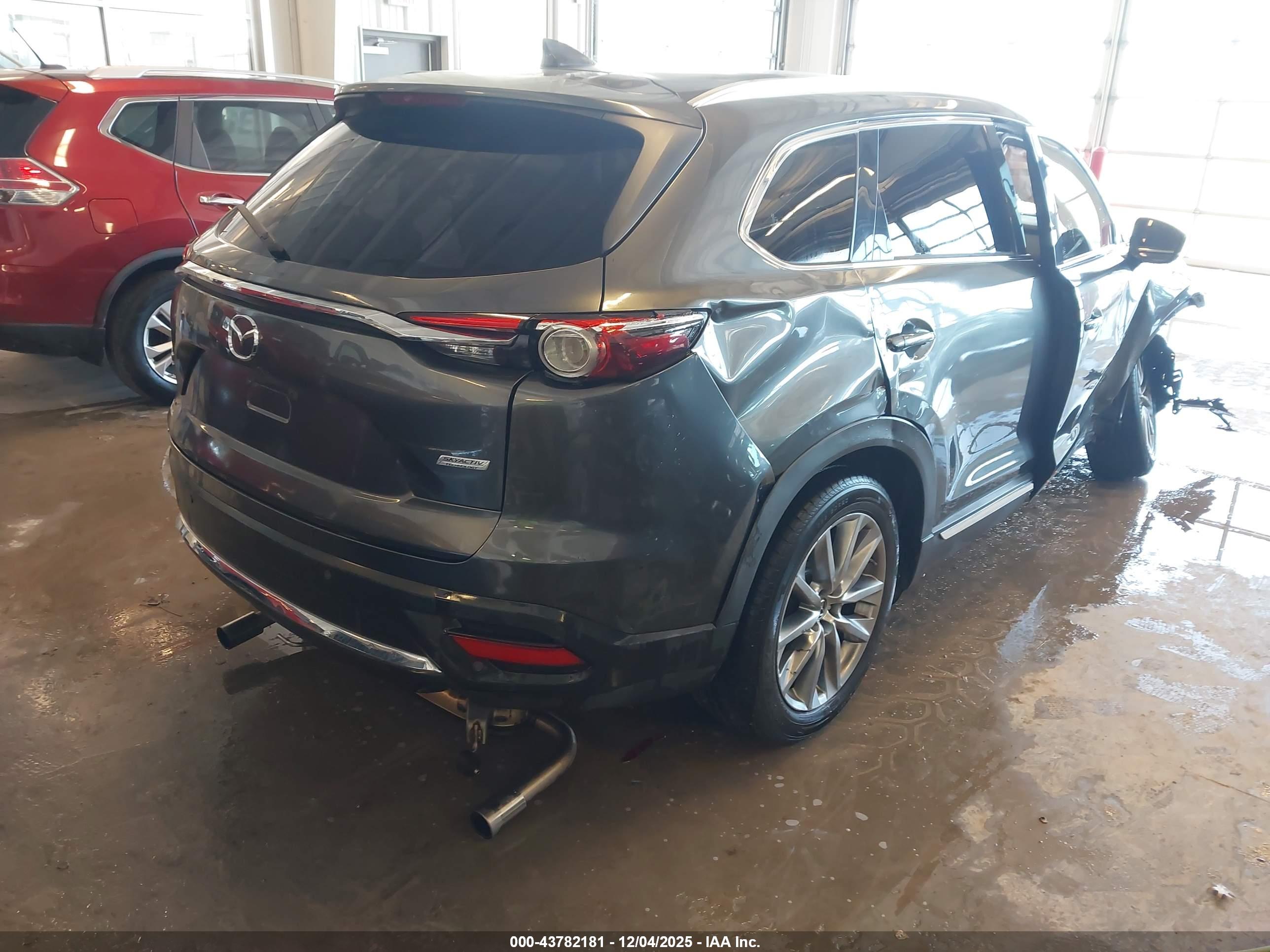 MAZDA CX-9 image 4