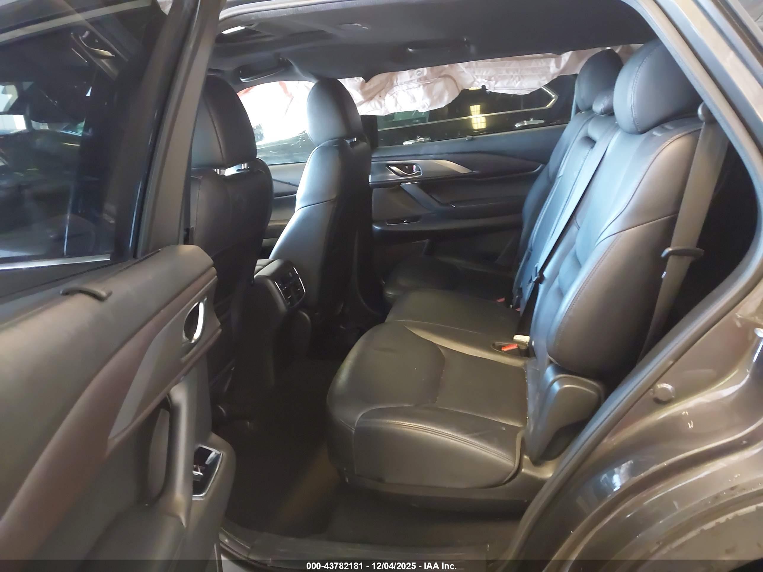 MAZDA CX-9 image 8