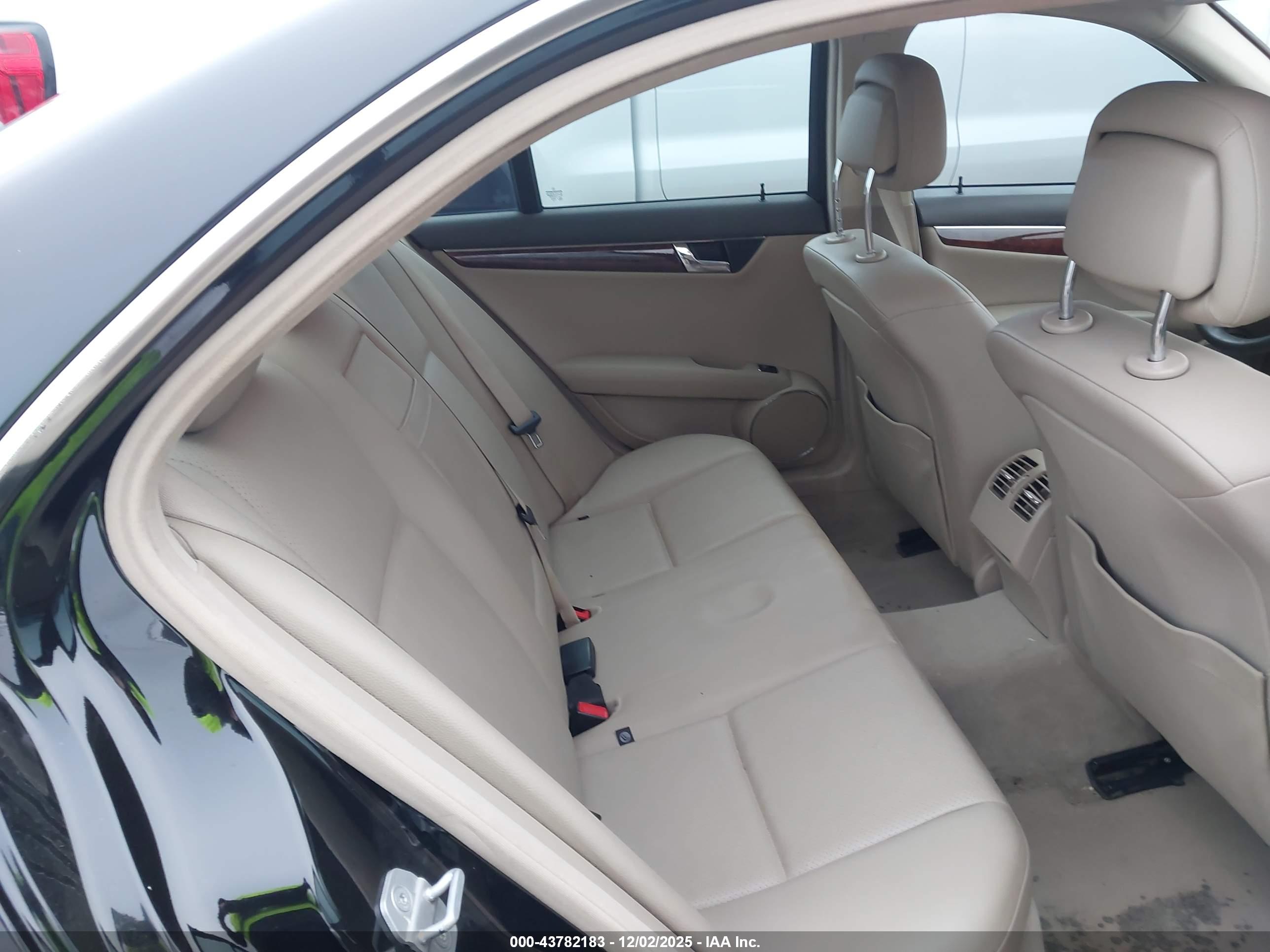 MERCEDES-BENZ C image 8