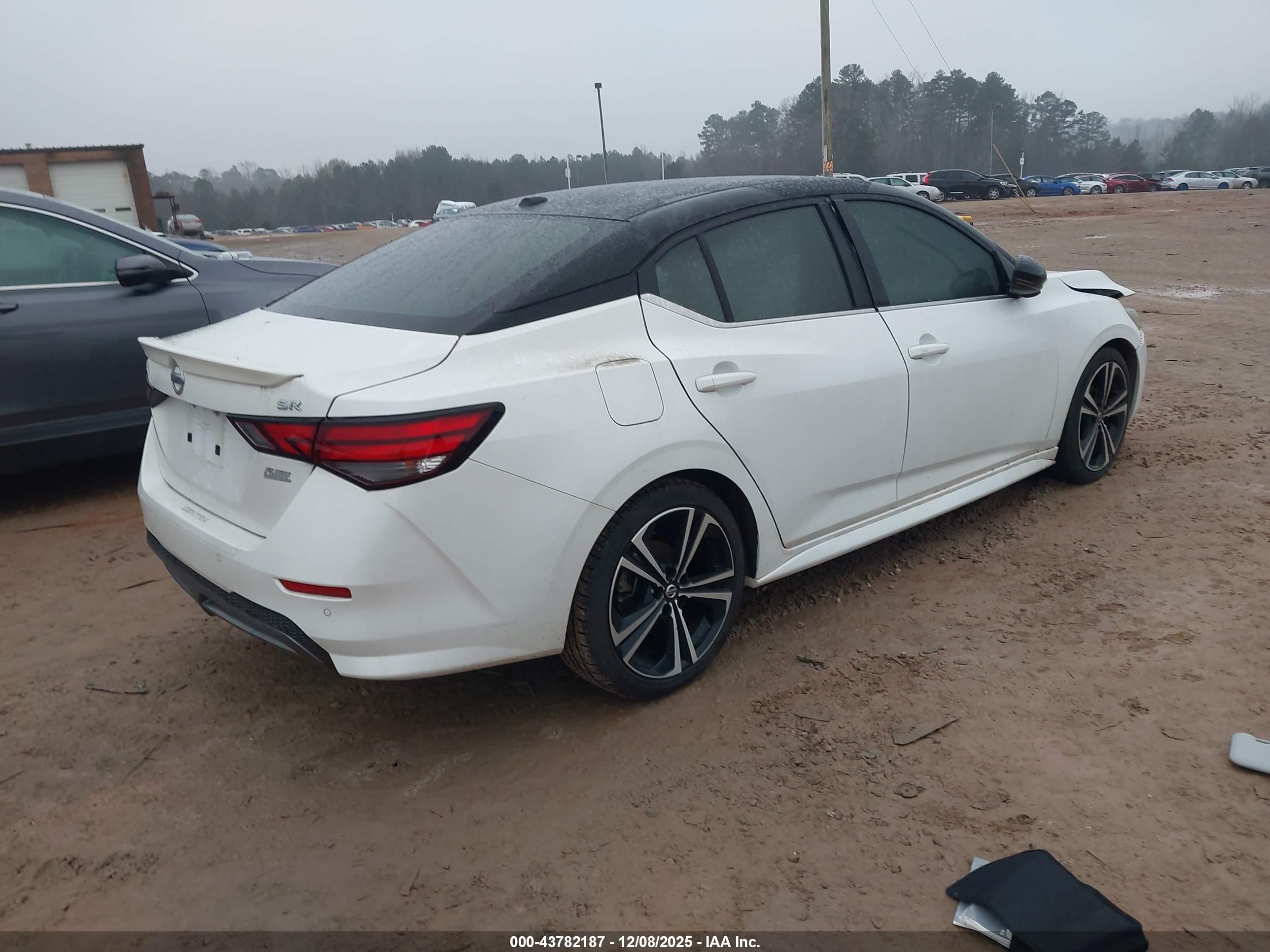 NISSAN SENTRA image 4