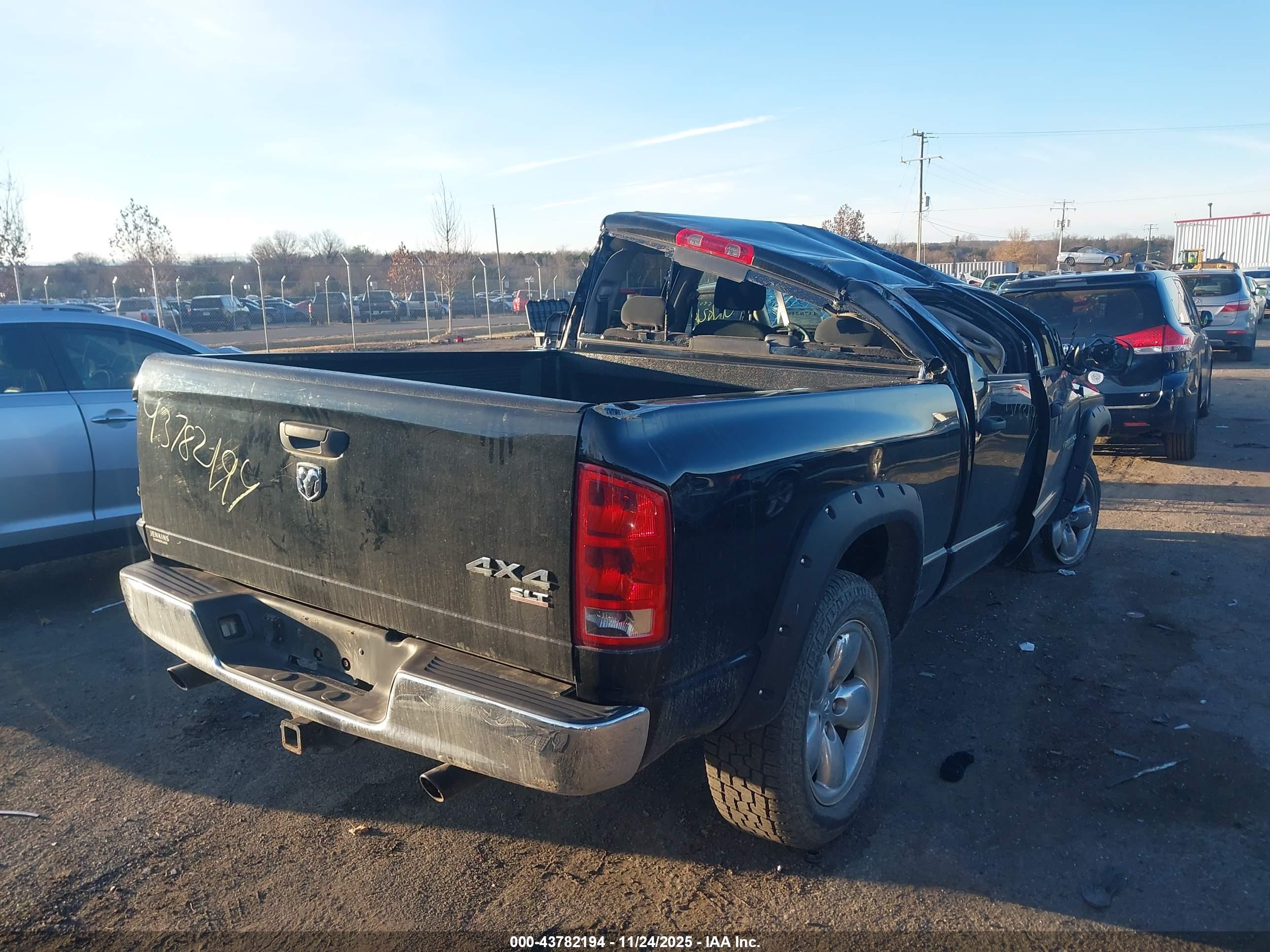 DODGE RAM image 4