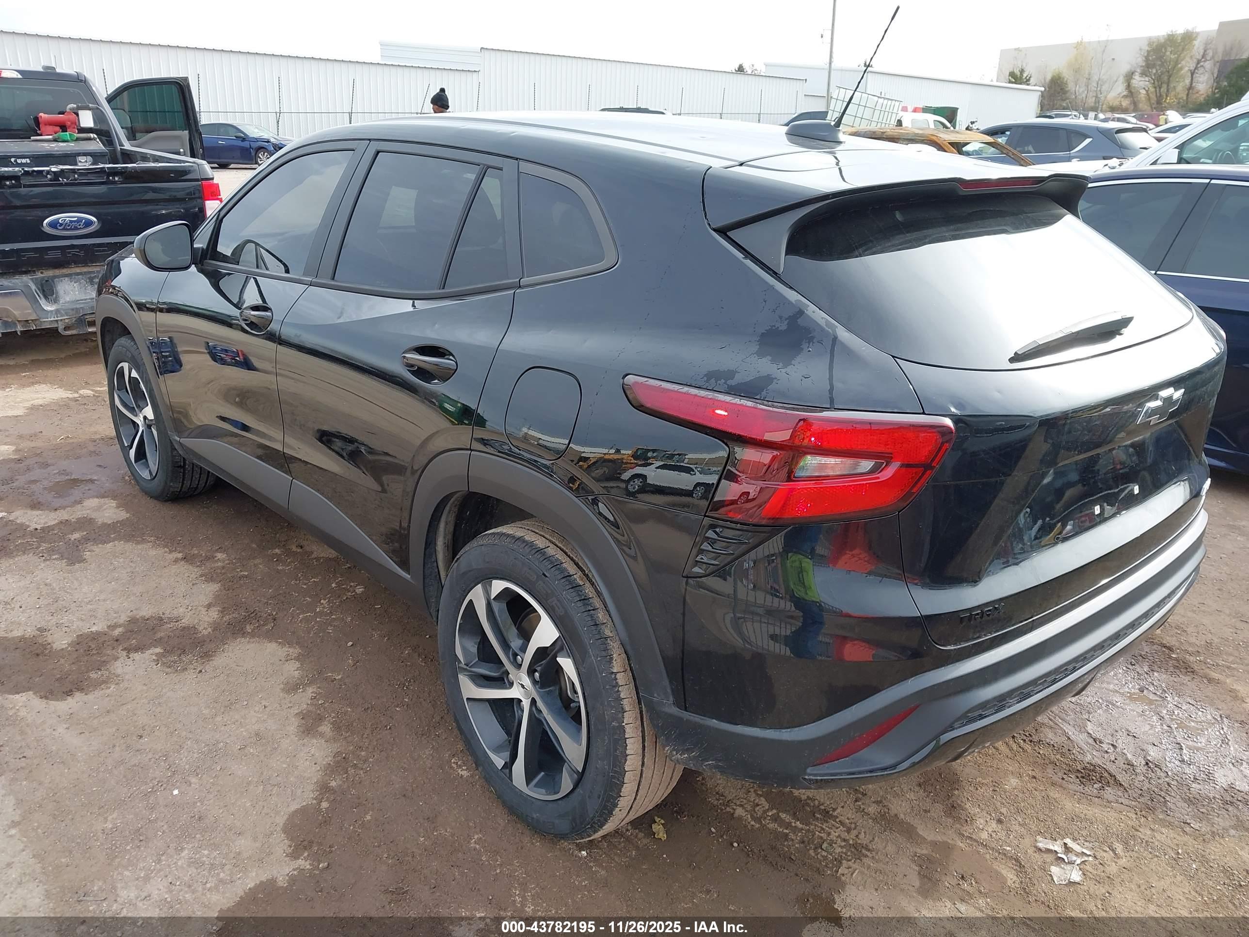 CHEVROLET TRAX image 3