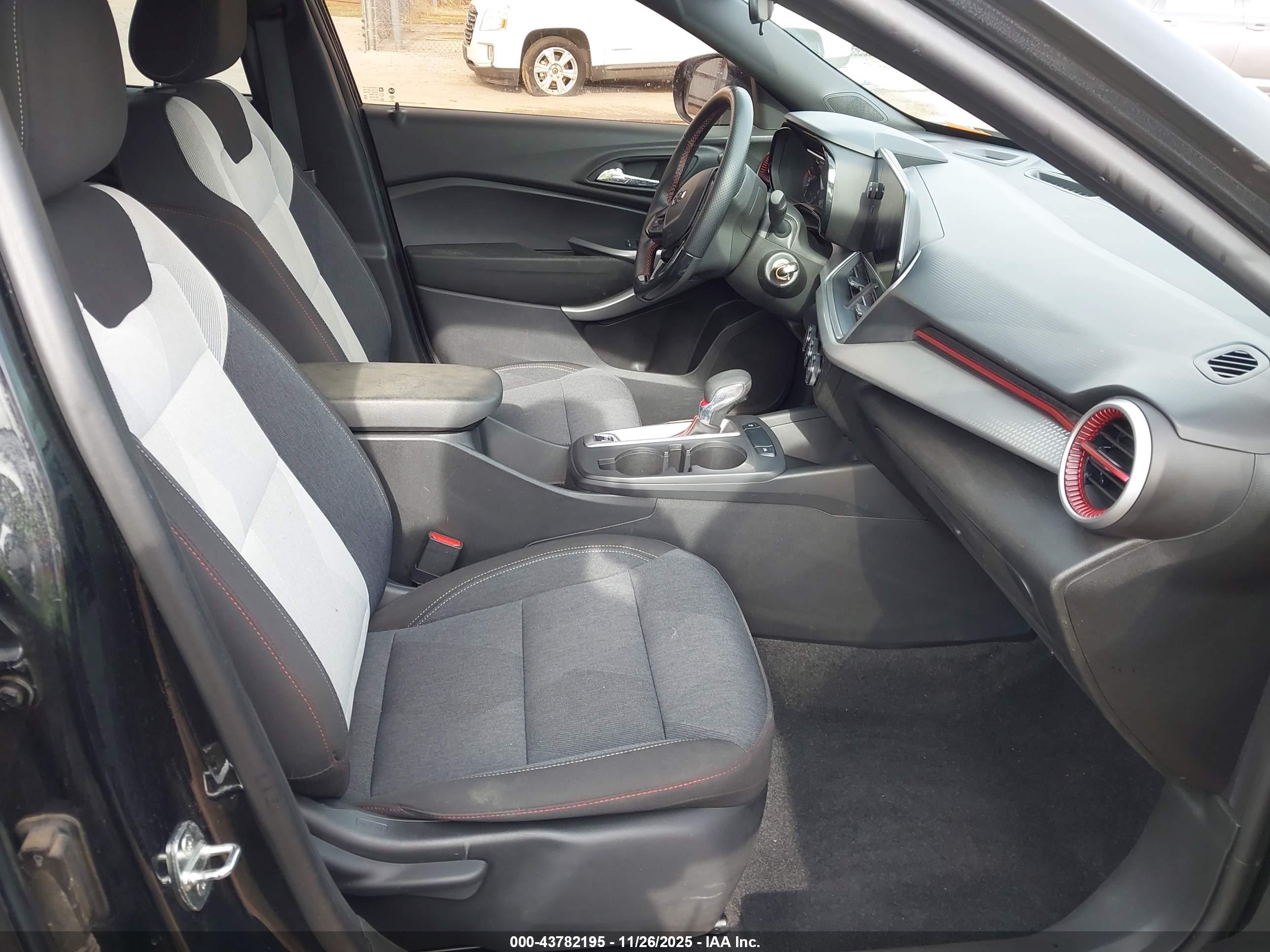 CHEVROLET TRAX image 5