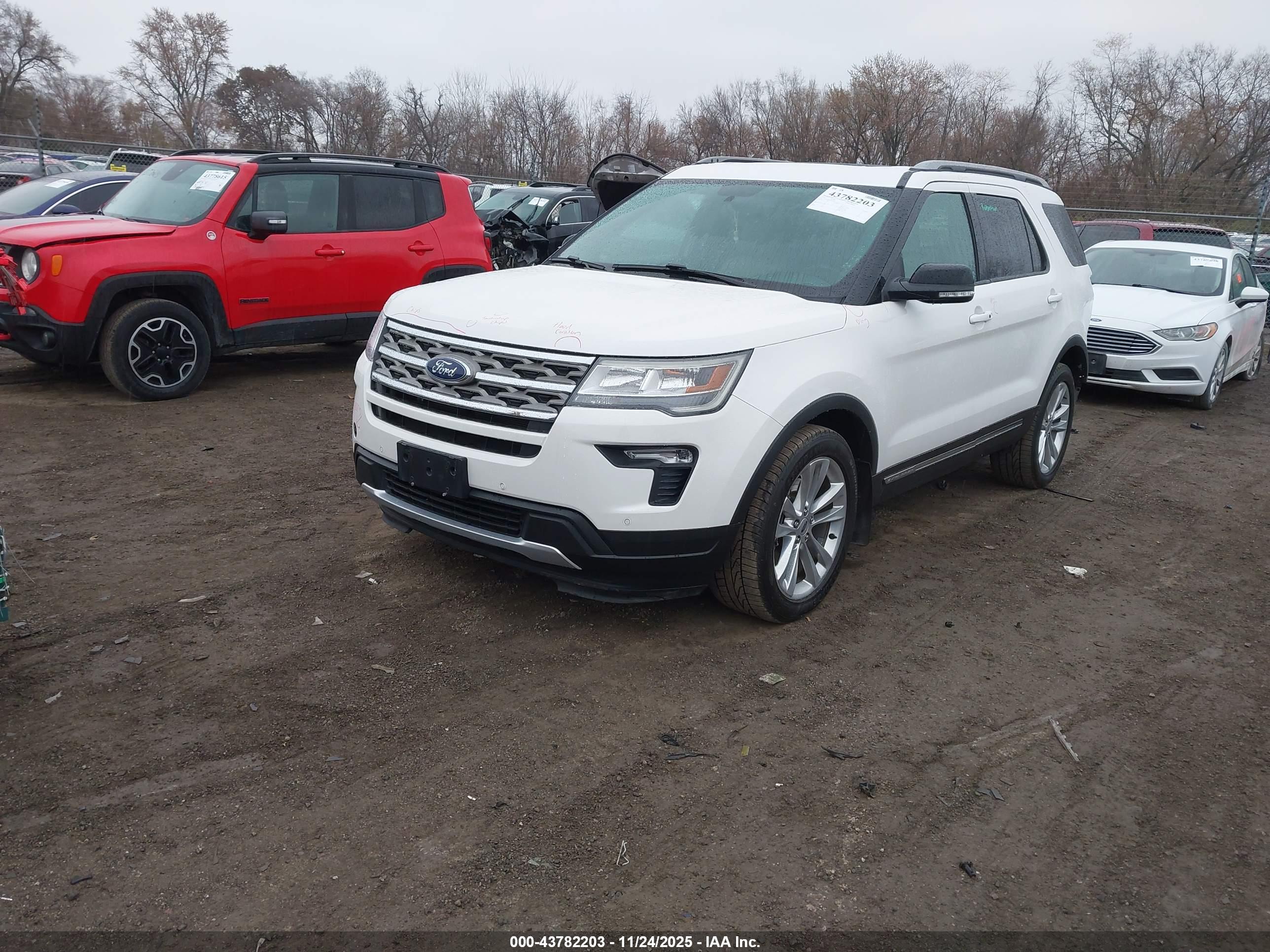 FORD EXPLORER image 2