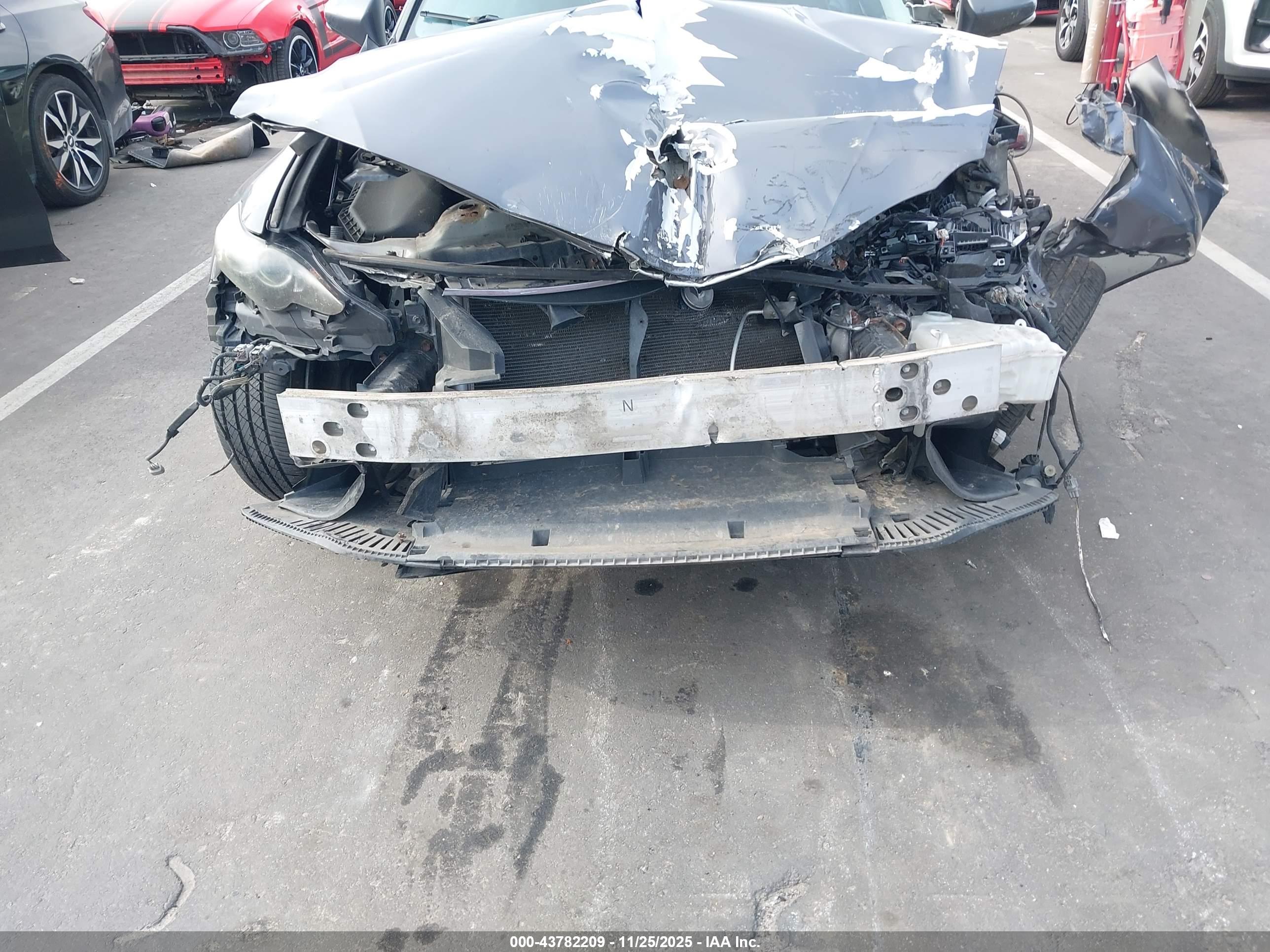 LEXUS IS image 6