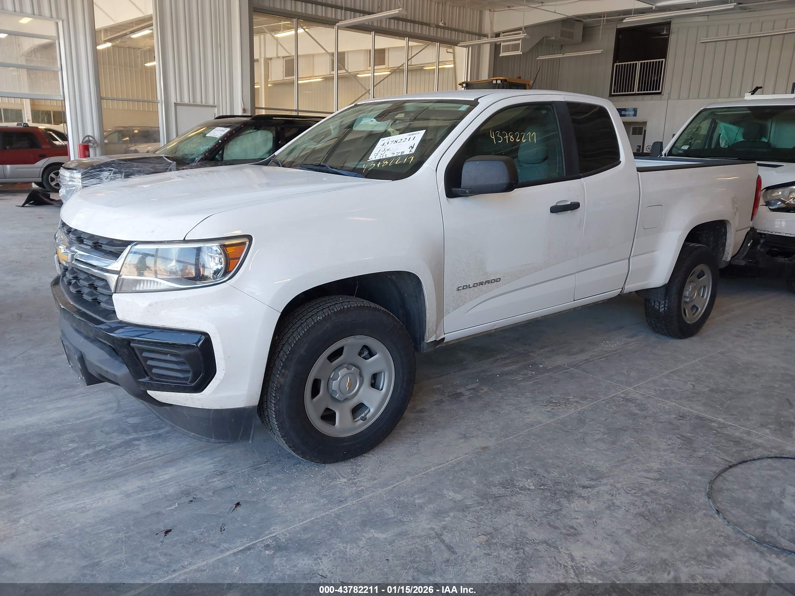 CHEVROLET COLORADO image 2