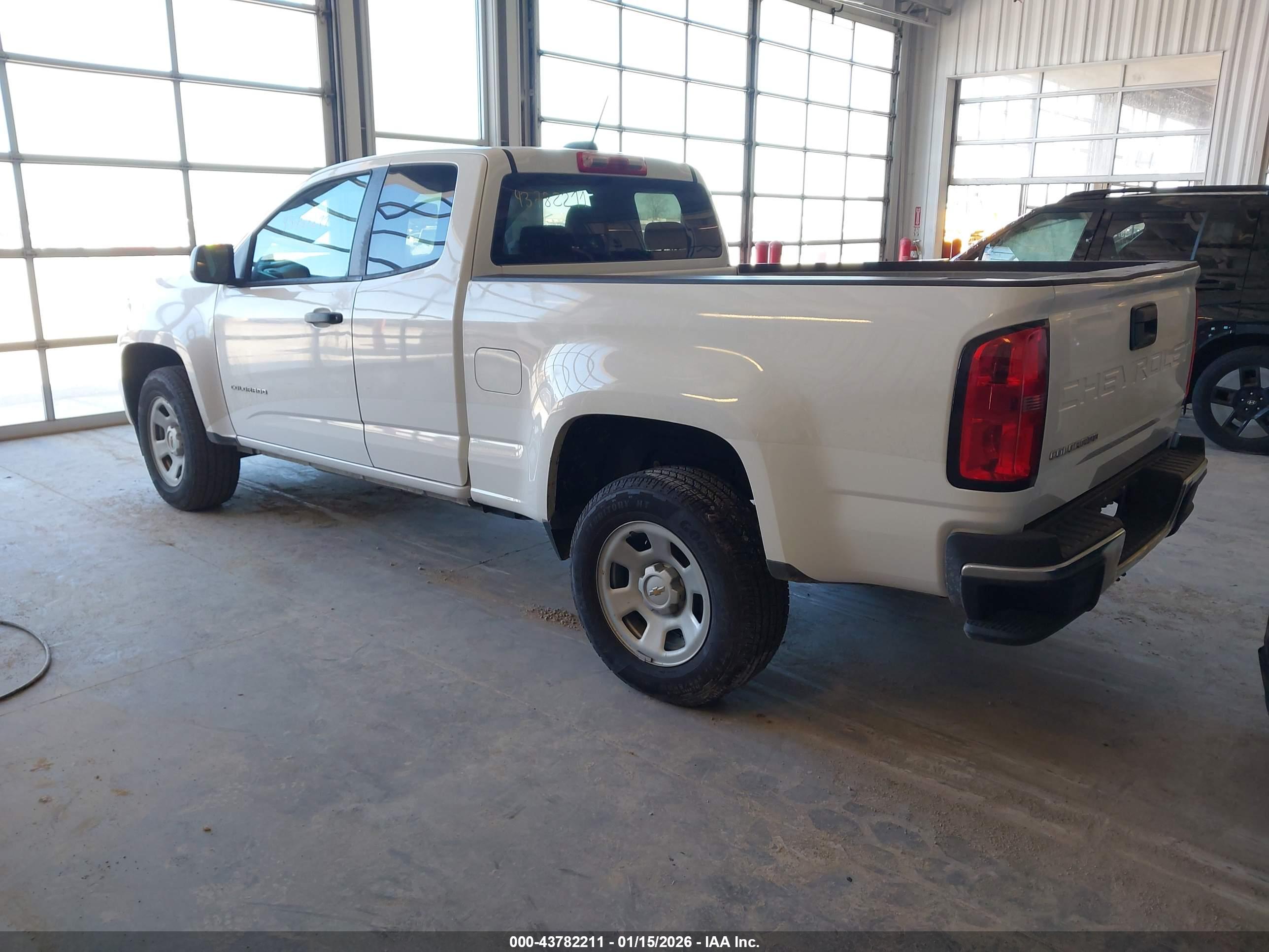 CHEVROLET COLORADO image 3