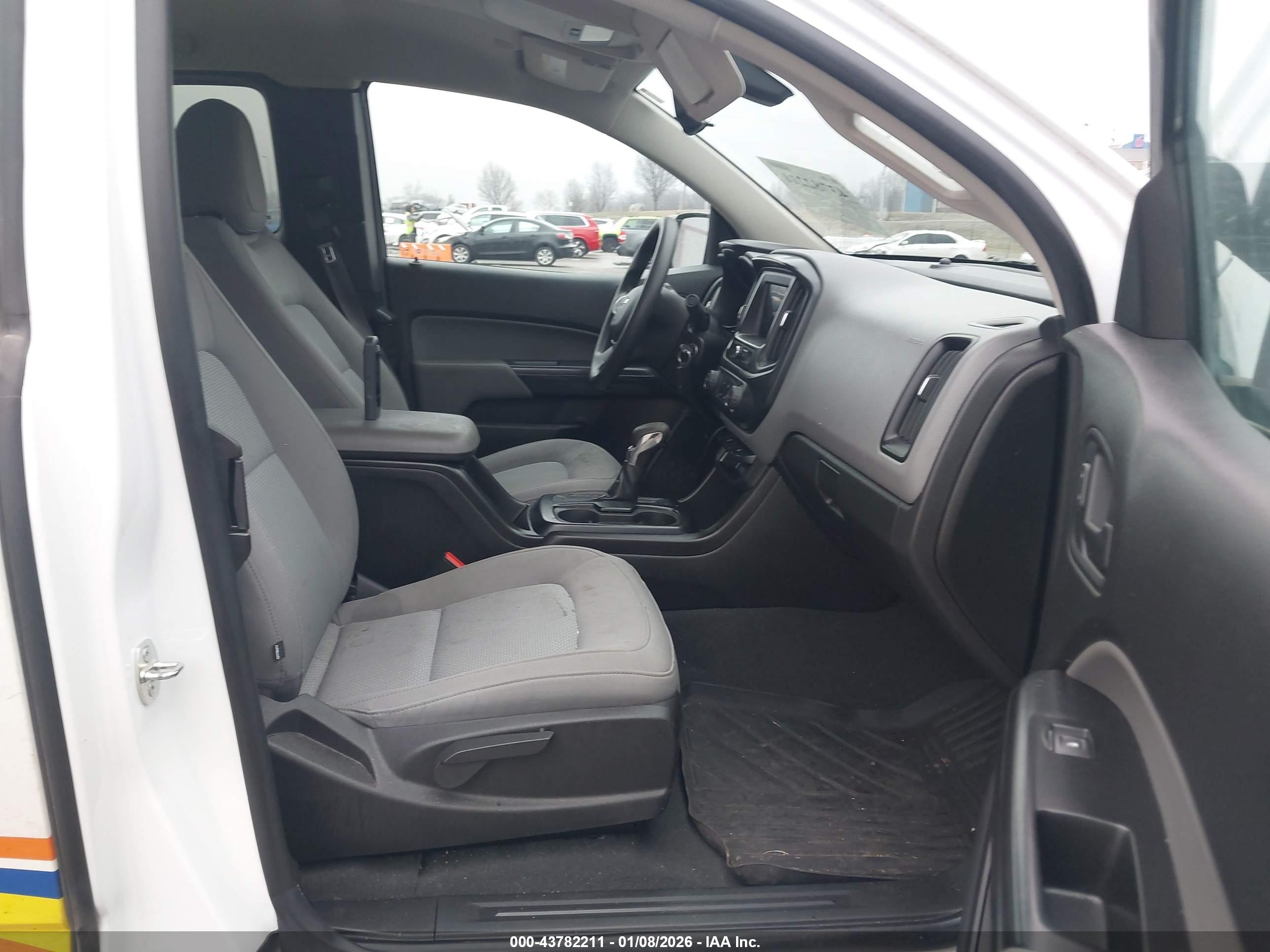 CHEVROLET COLORADO image 5