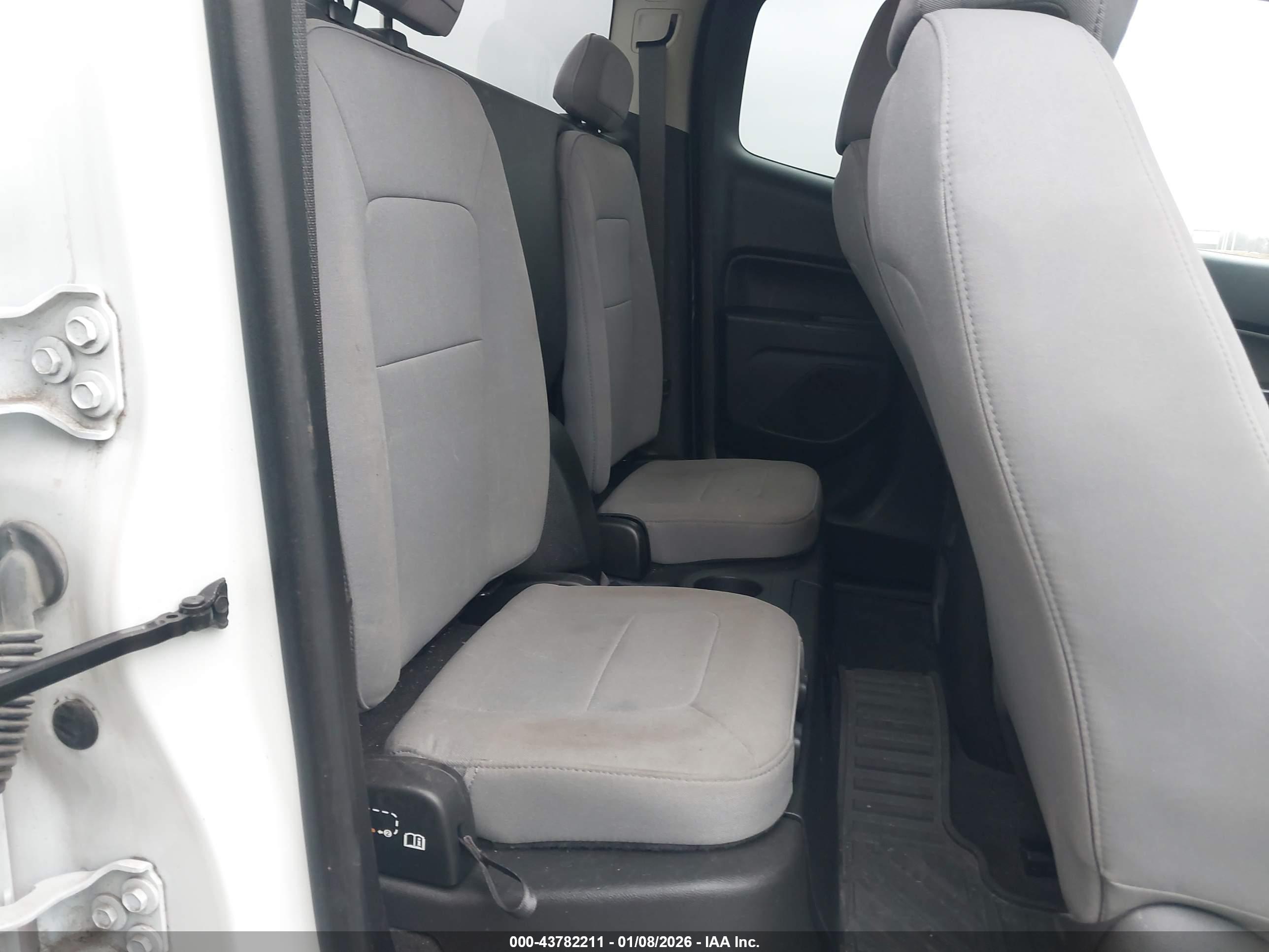 CHEVROLET COLORADO image 8