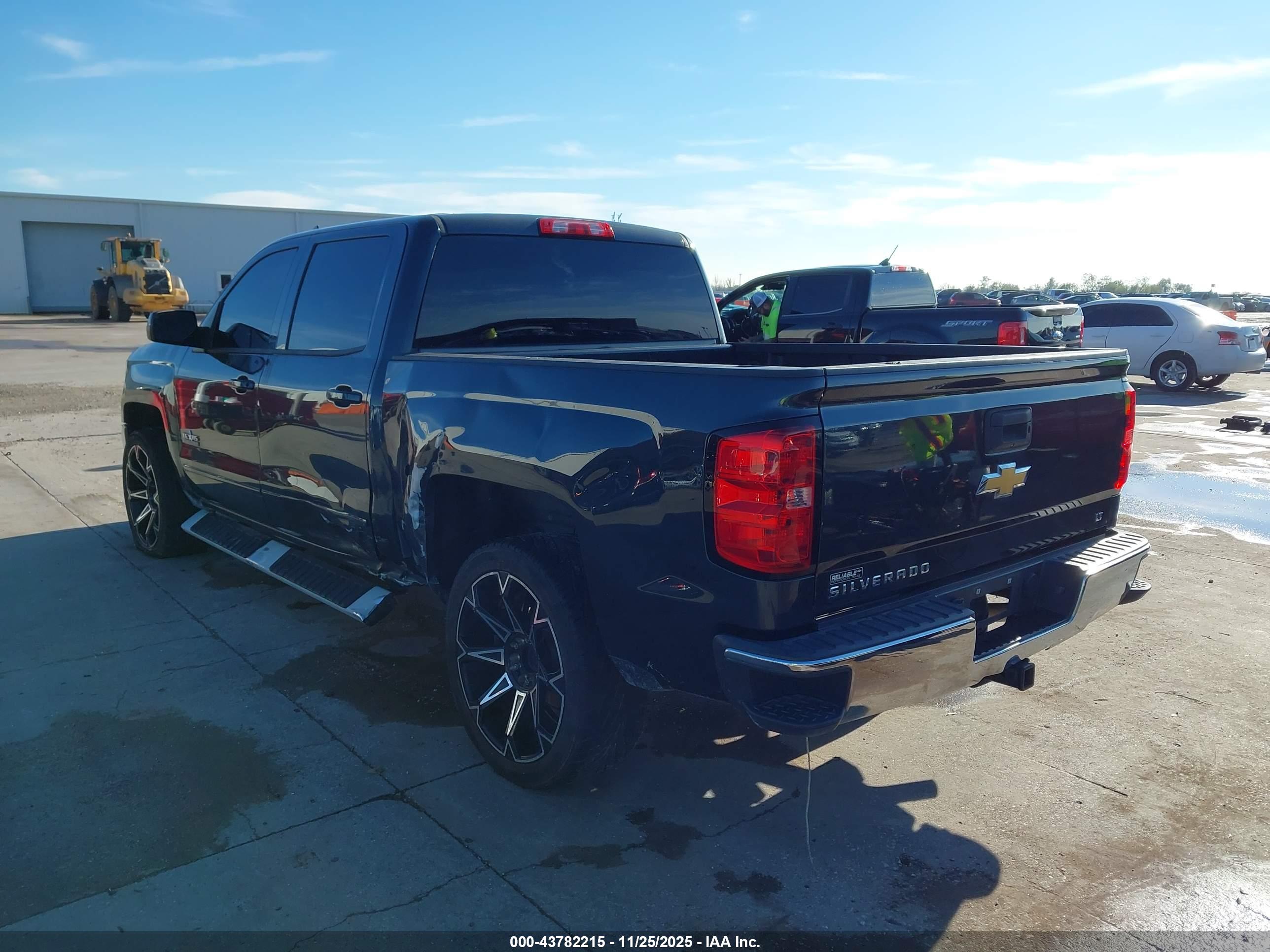 CHEVROLET SILVERADO image 3