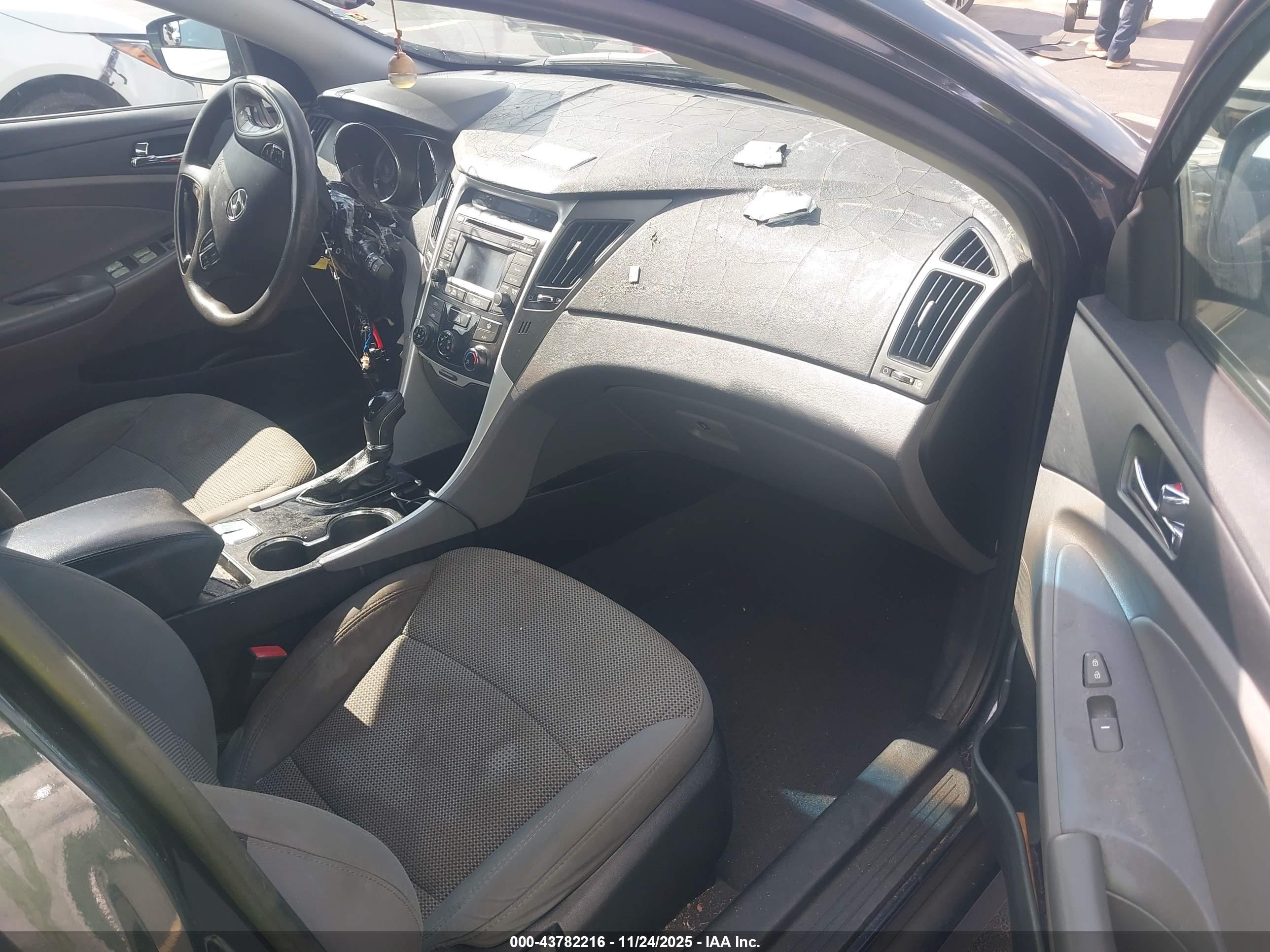 HYUNDAI SONATA image 5