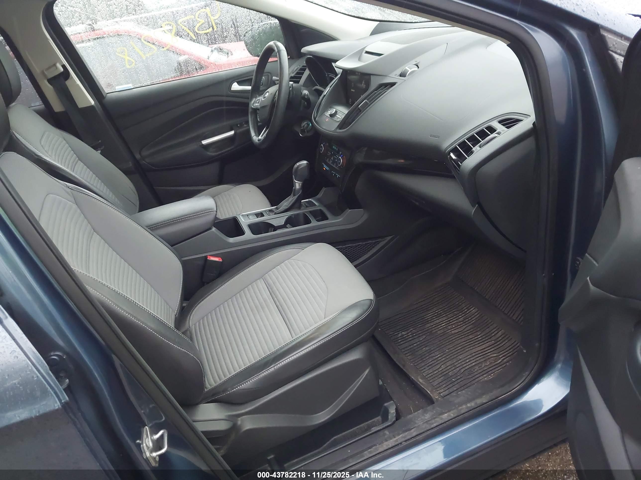 FORD ESCAPE image 5