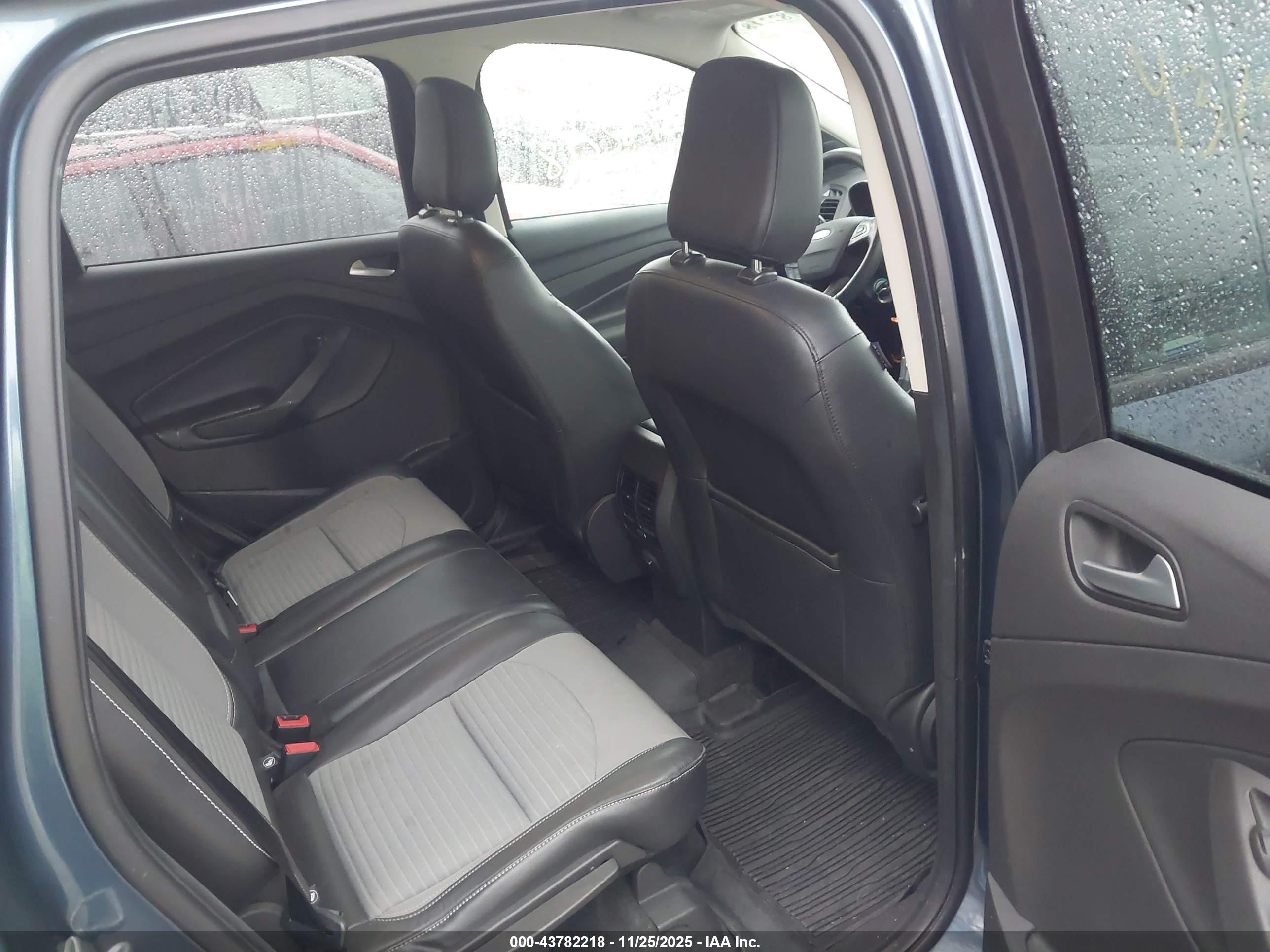 FORD ESCAPE image 8