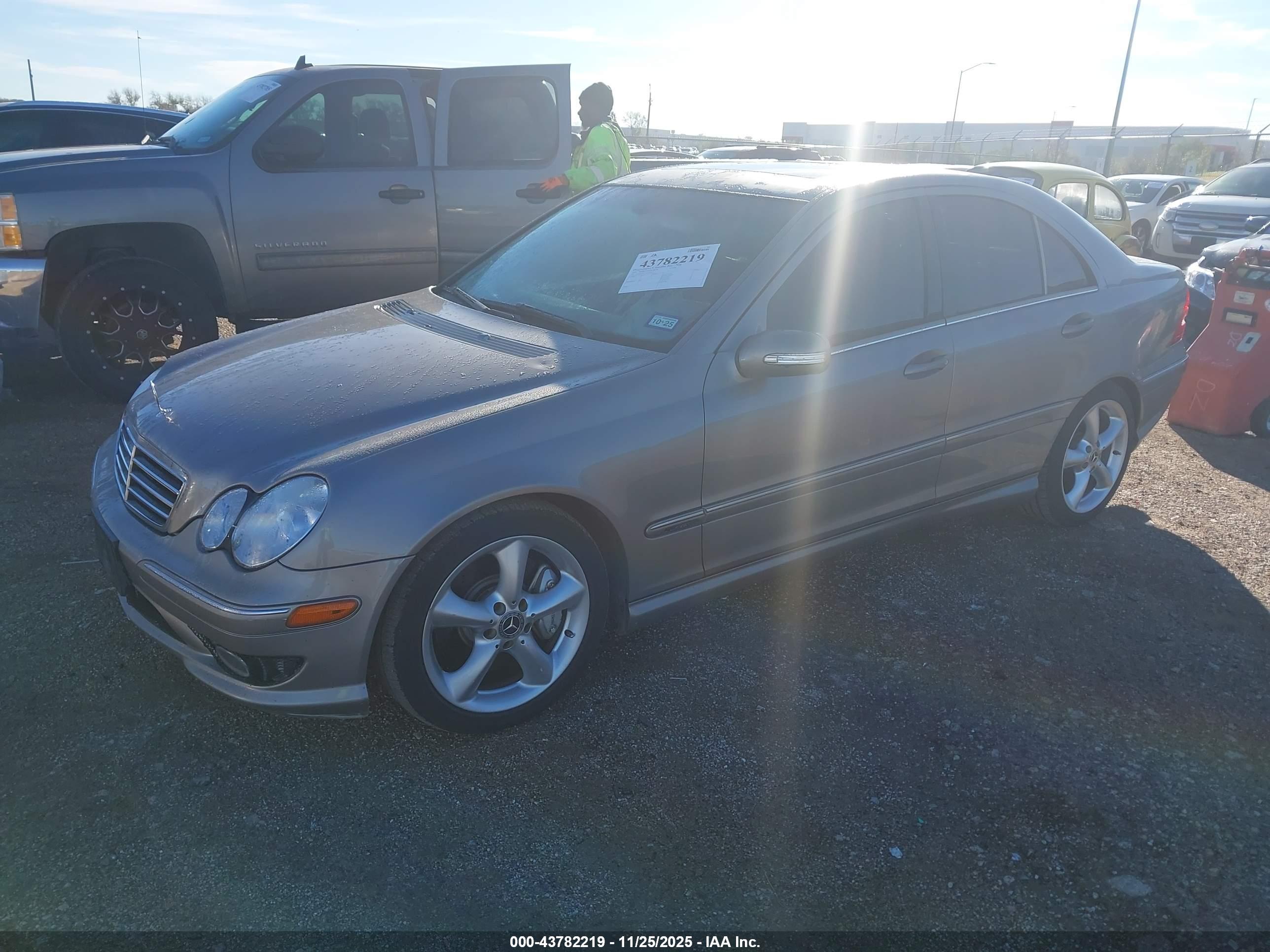 MERCEDES-BENZ C image 2