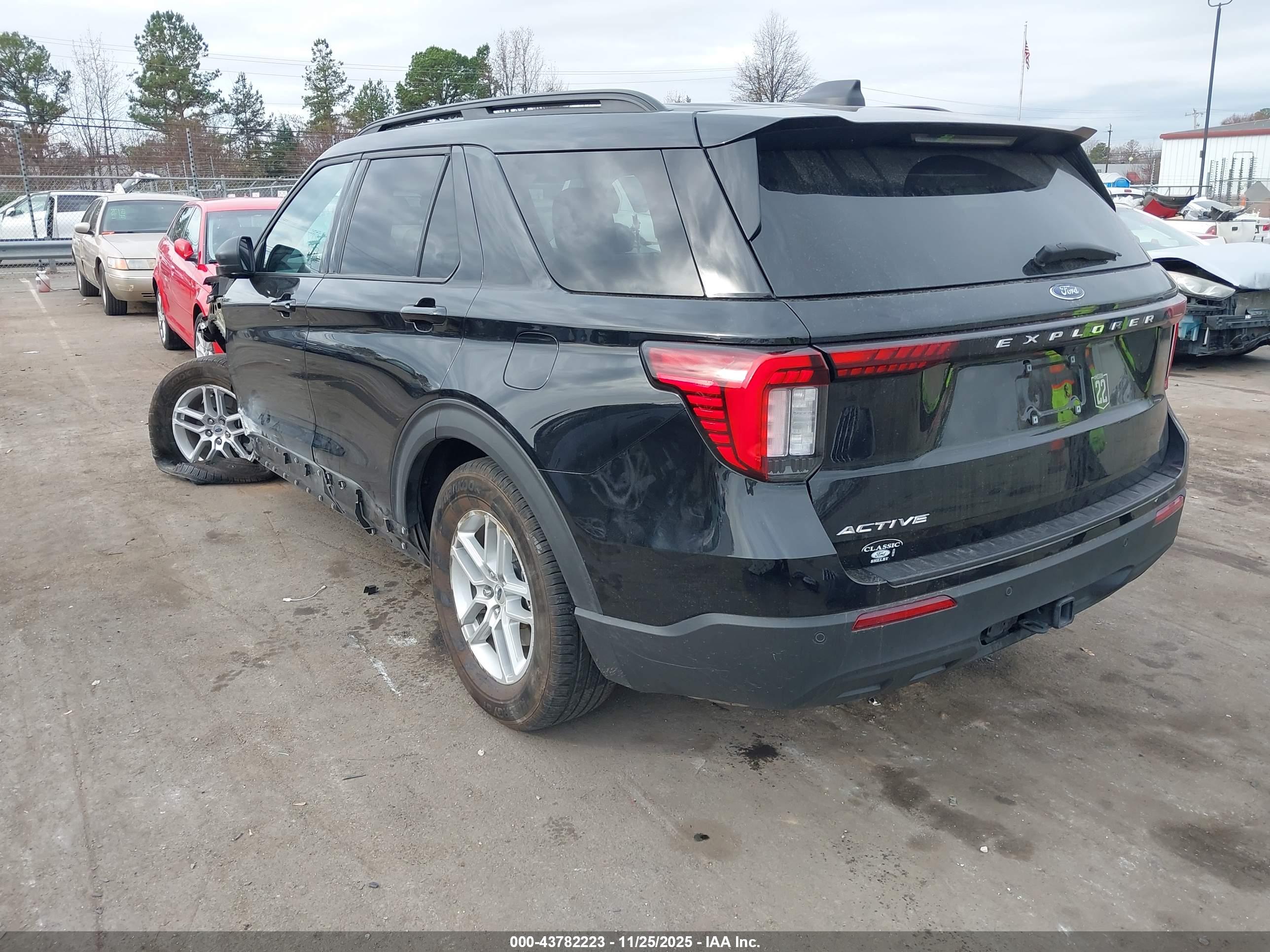 FORD EXPLORER image 3