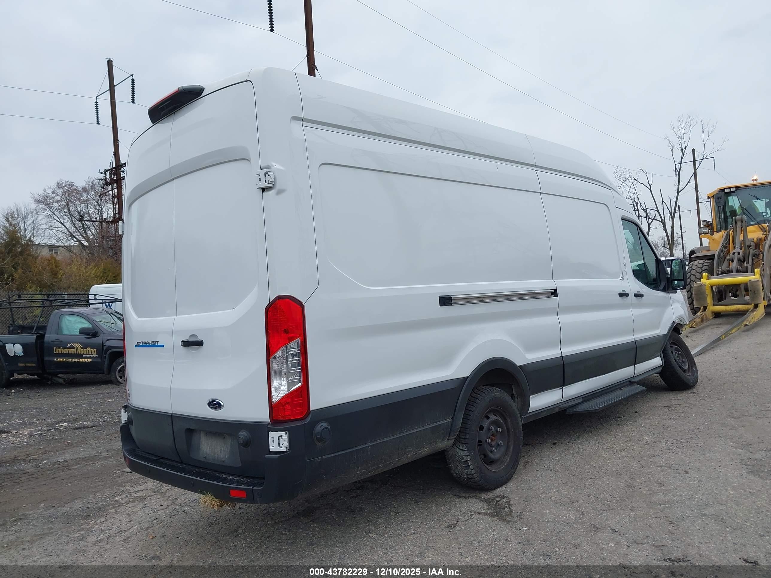 FORD E-TRANSIT-350 image 4