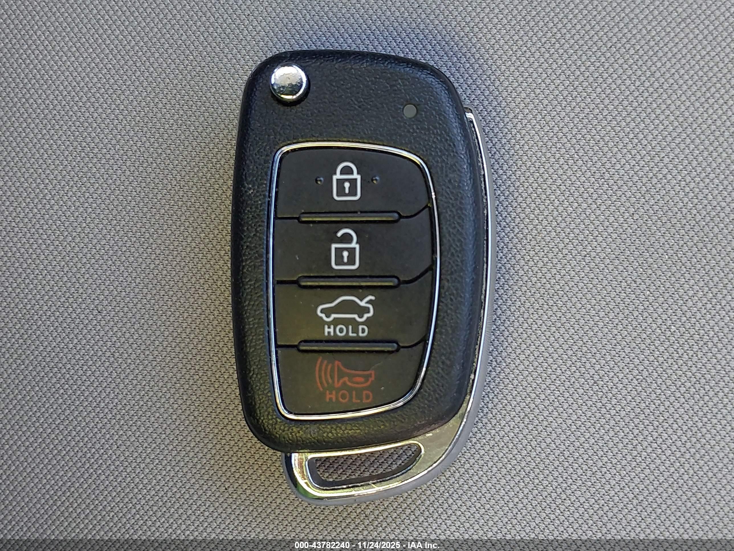 HYUNDAI SONATA image 11