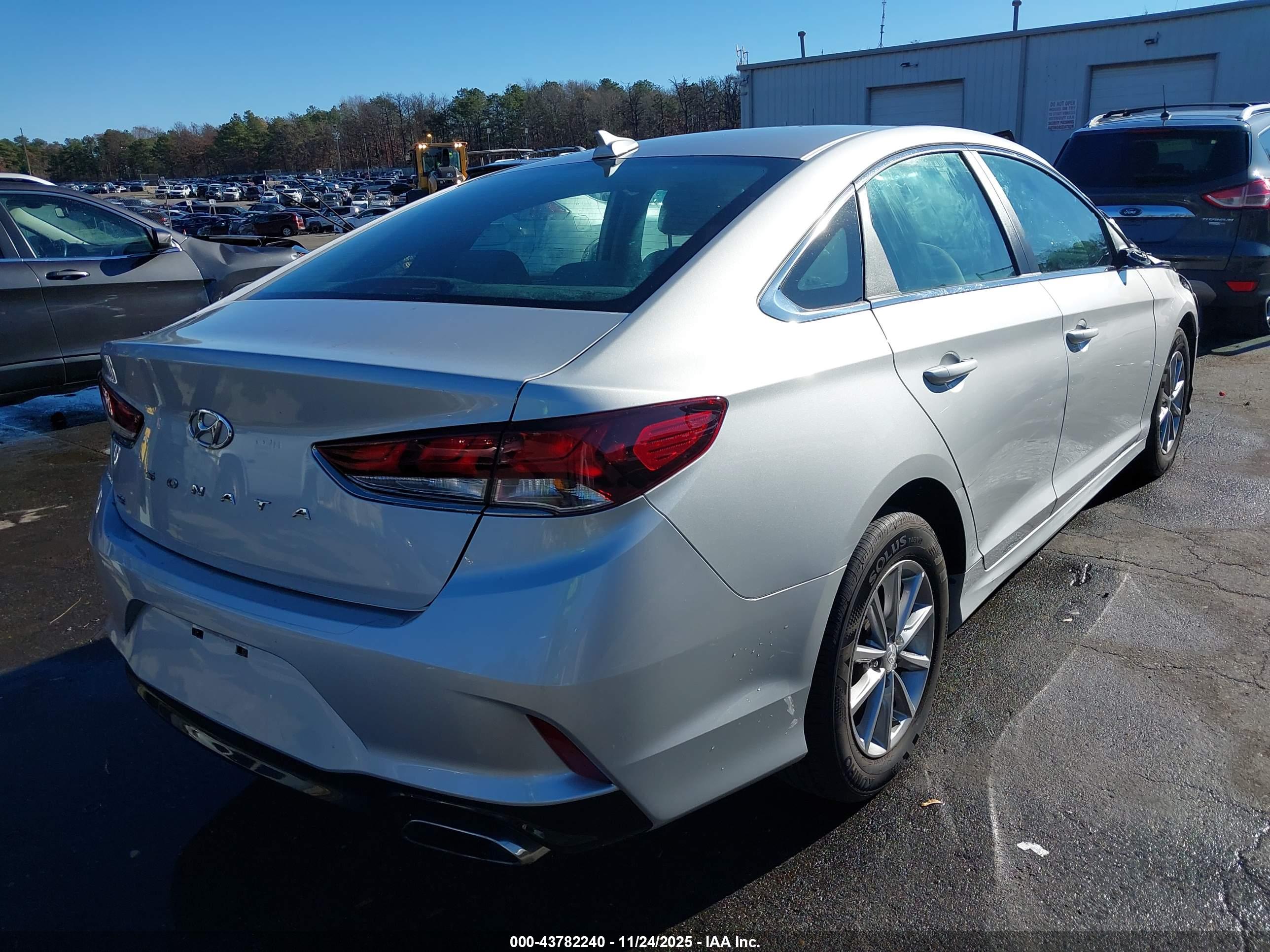 HYUNDAI SONATA image 4