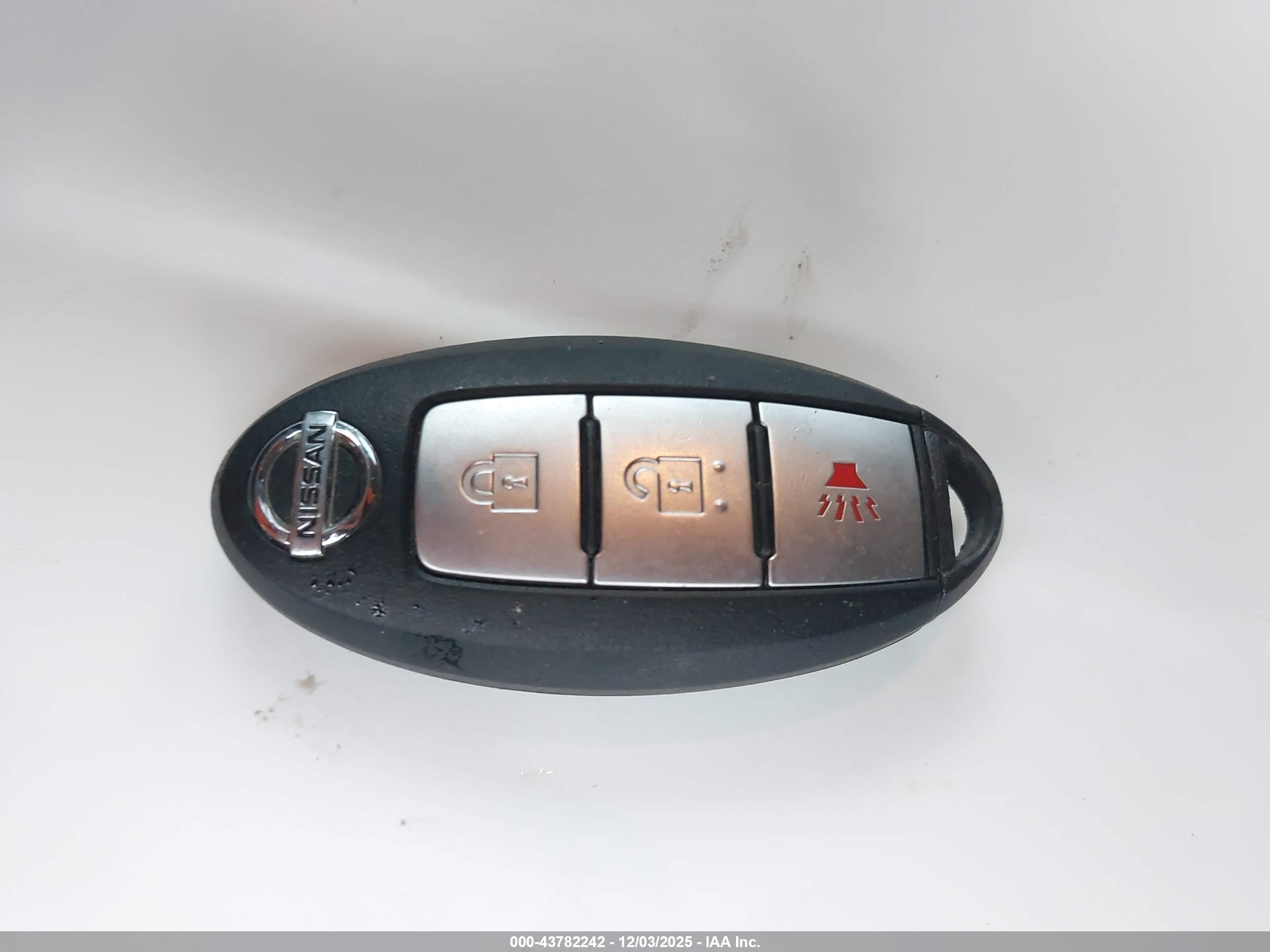 NISSAN TITAN image 11