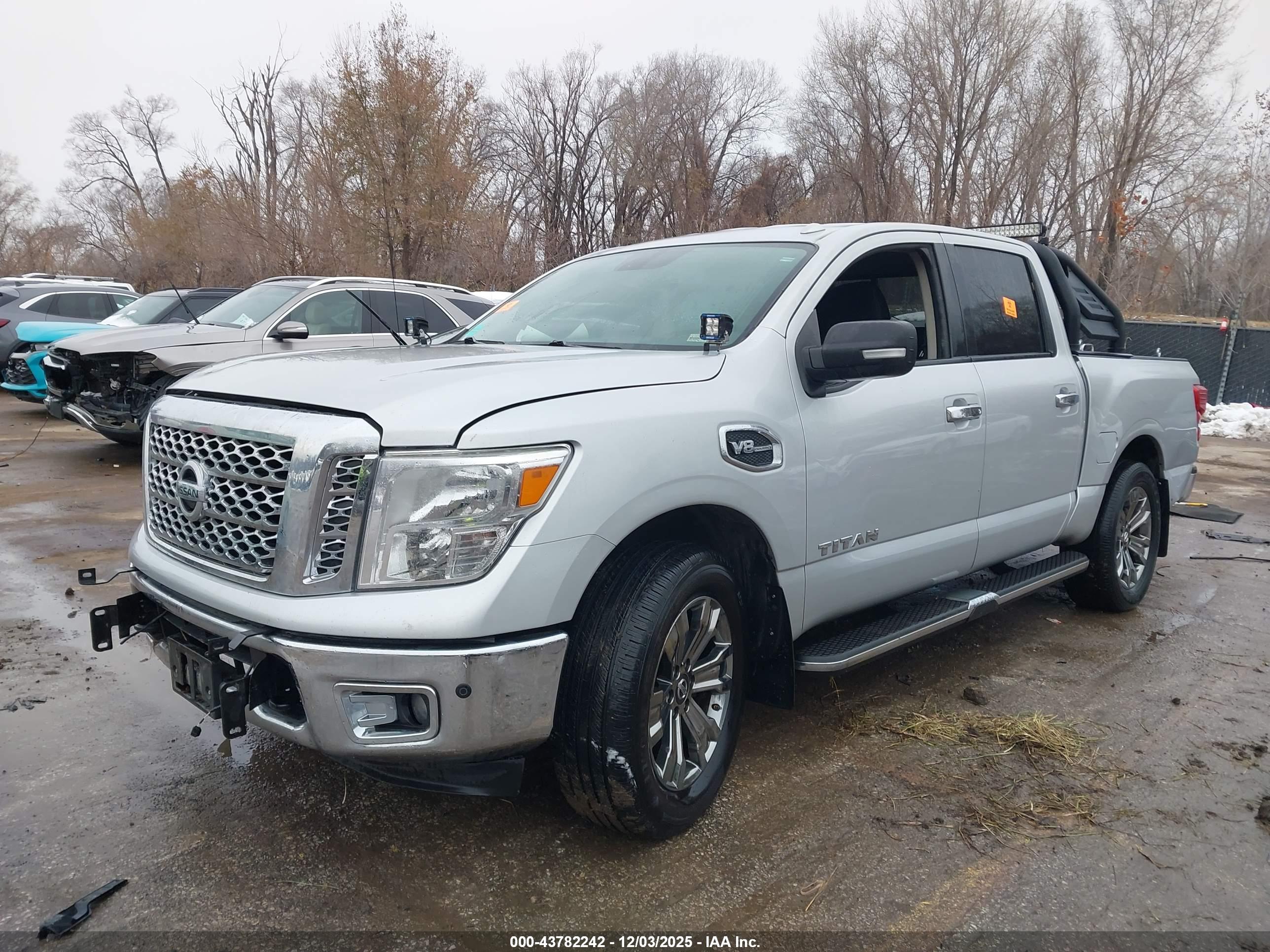 NISSAN TITAN image 2