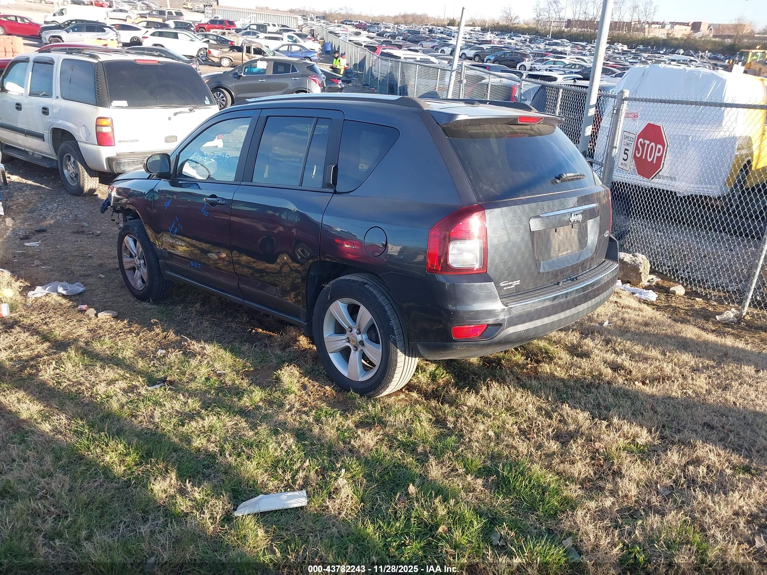 JEEP COMPASS image 3