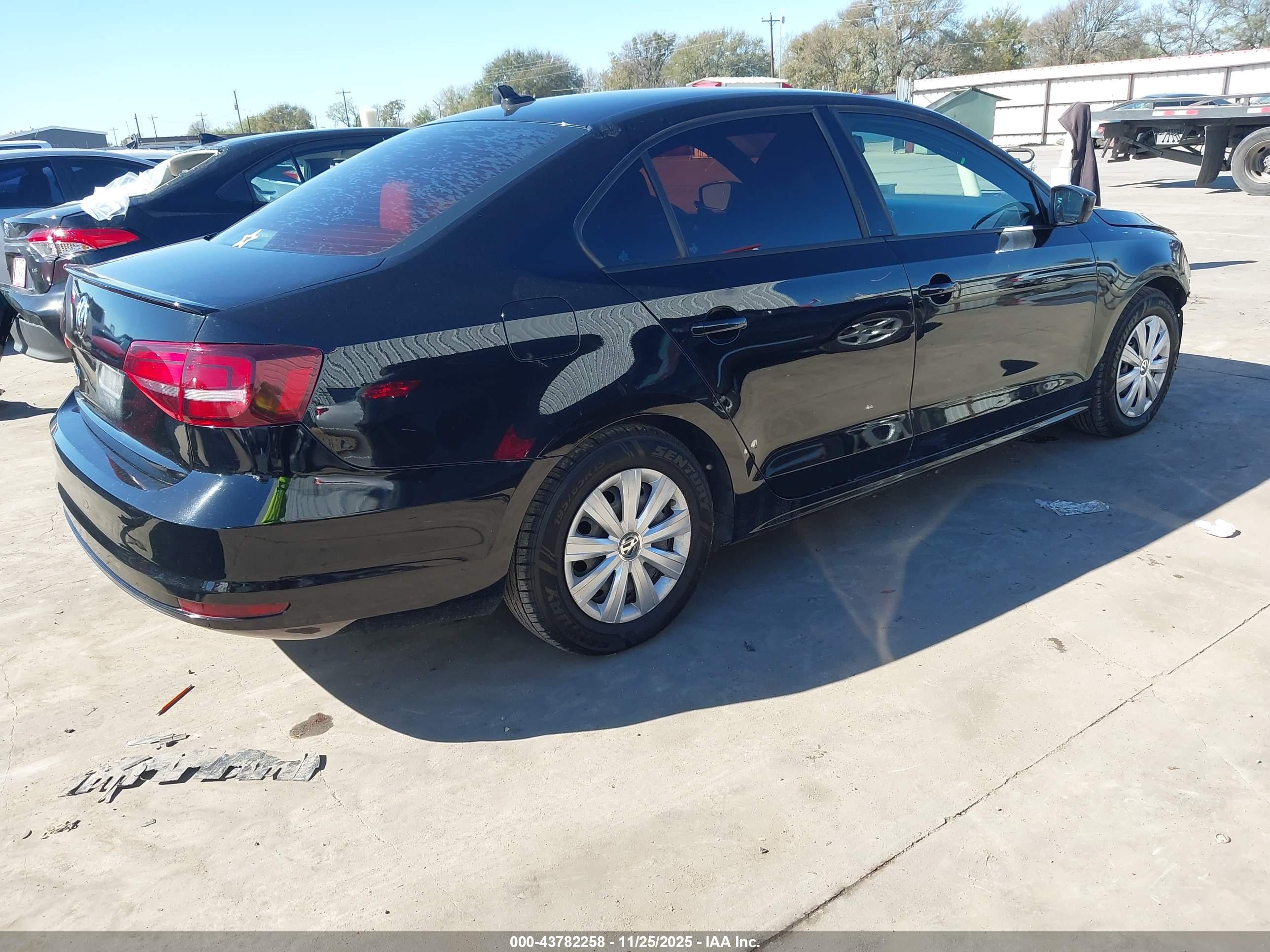 VOLKSWAGEN JETTA image 4