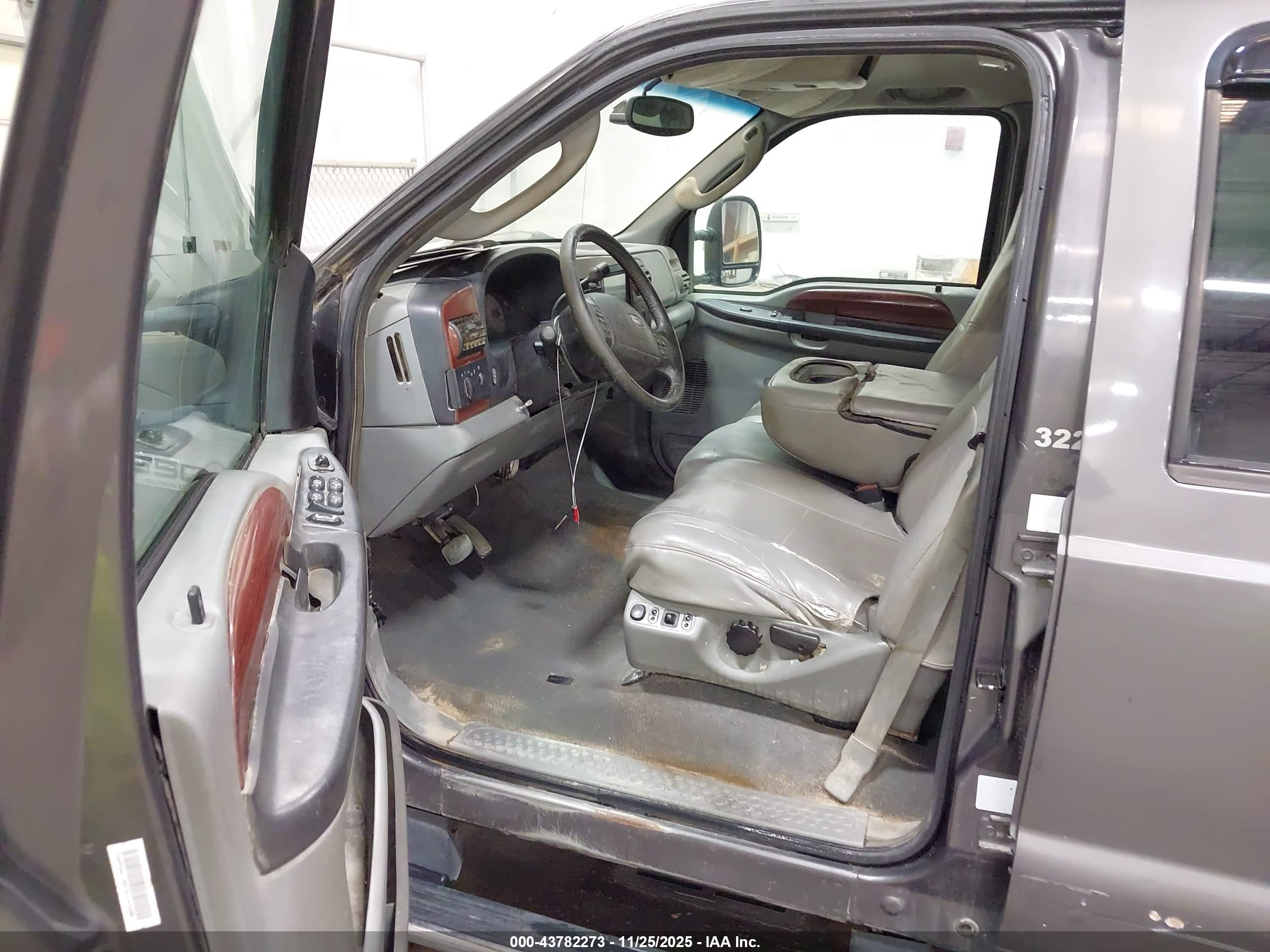 FORD F-350 image 8