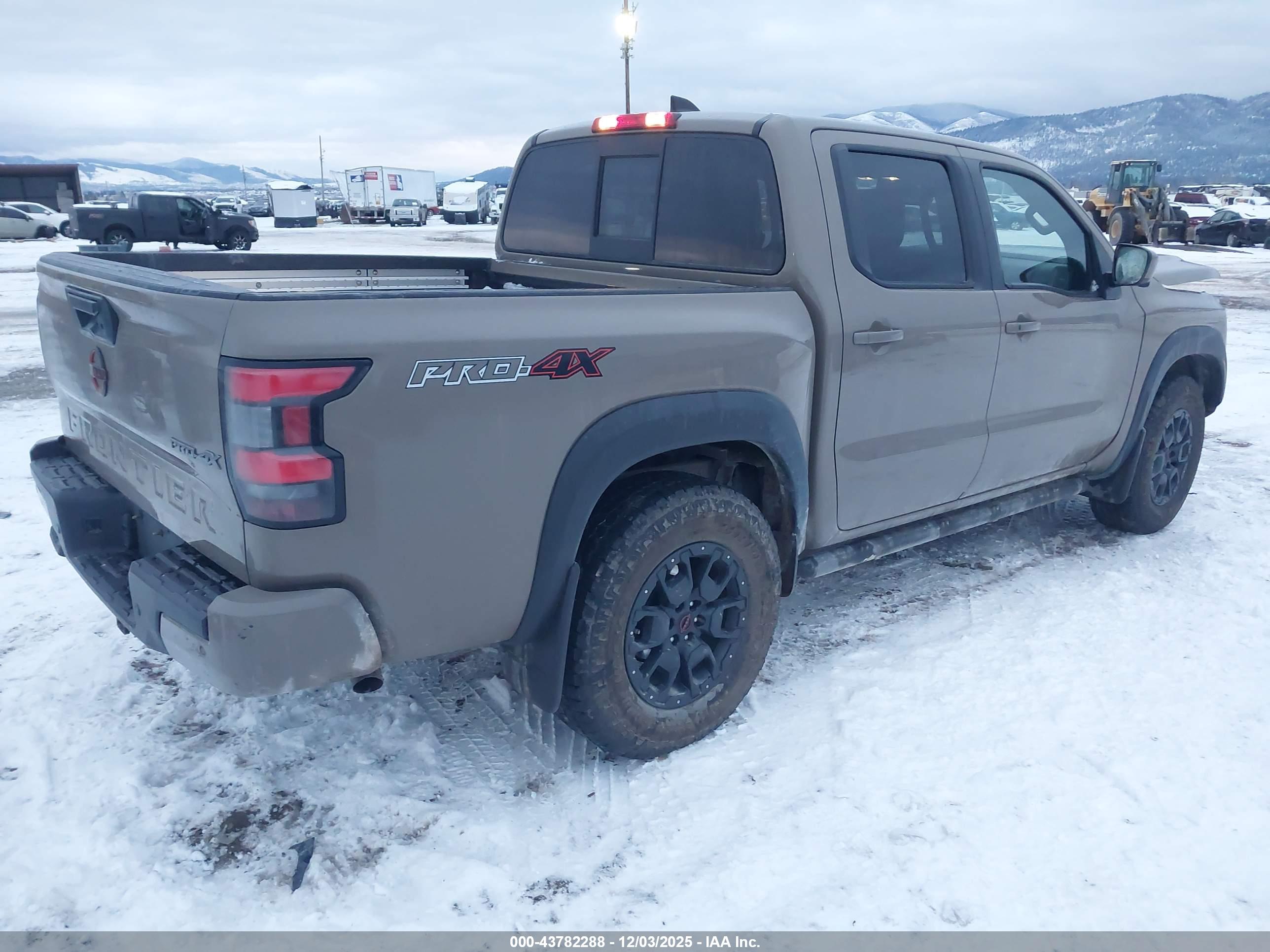 NISSAN FRONTIER image 4