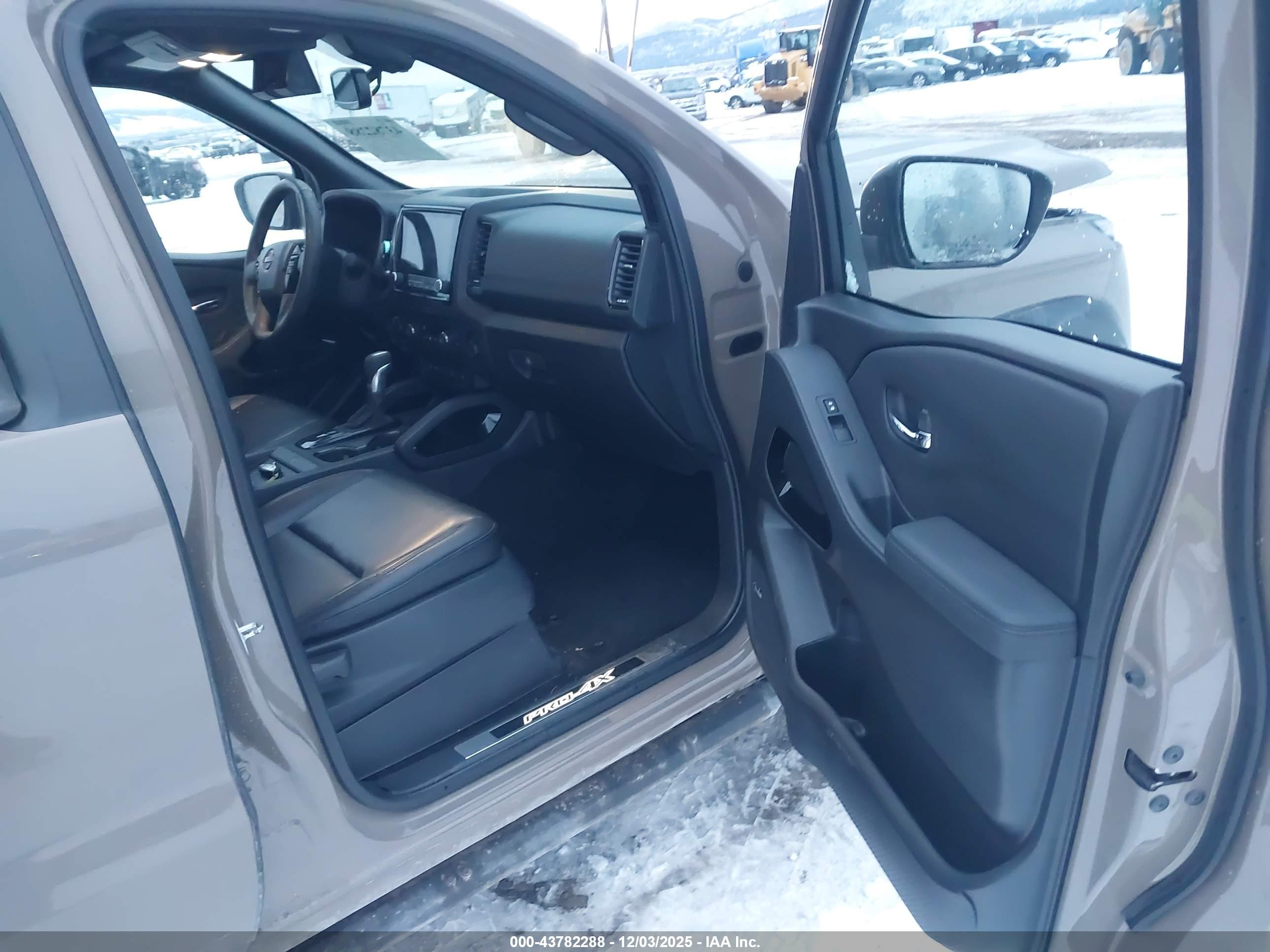 NISSAN FRONTIER image 5