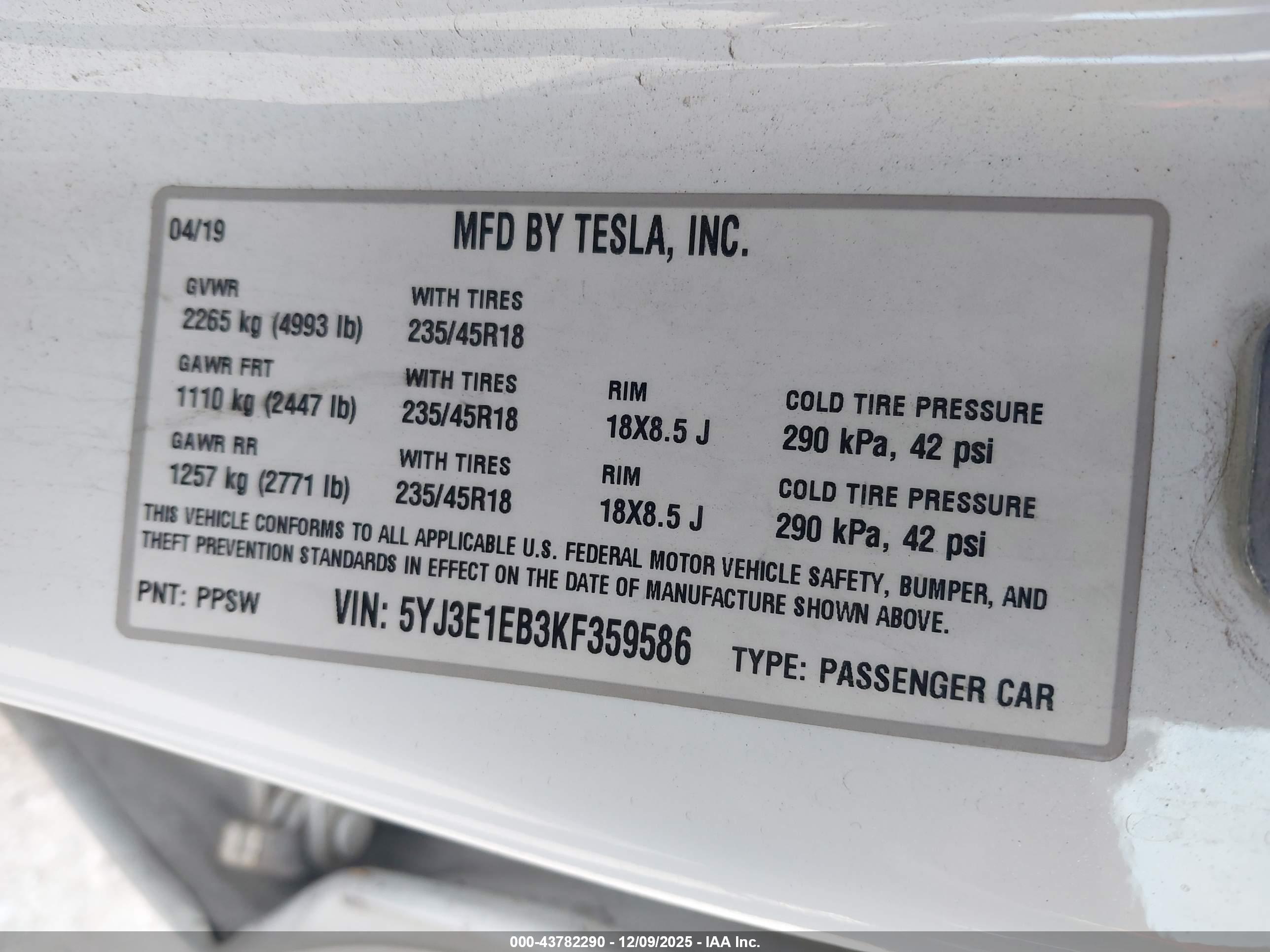 TESLA MODEL image 9