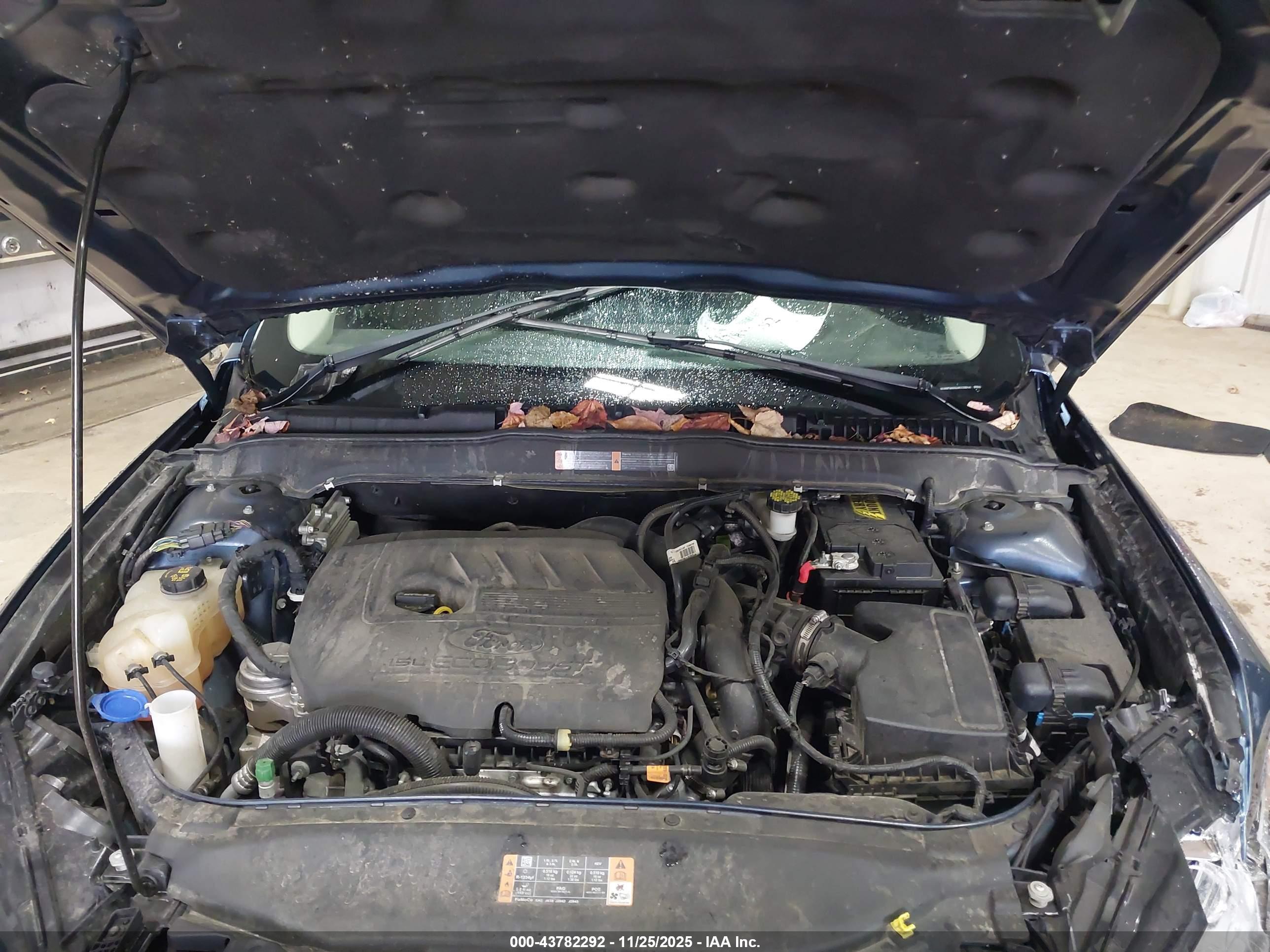 FORD FUSION image 10