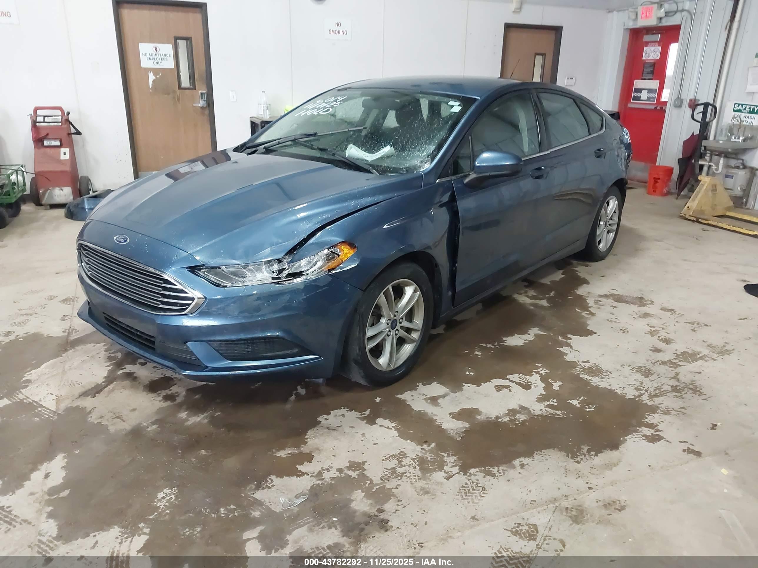 FORD FUSION image 2