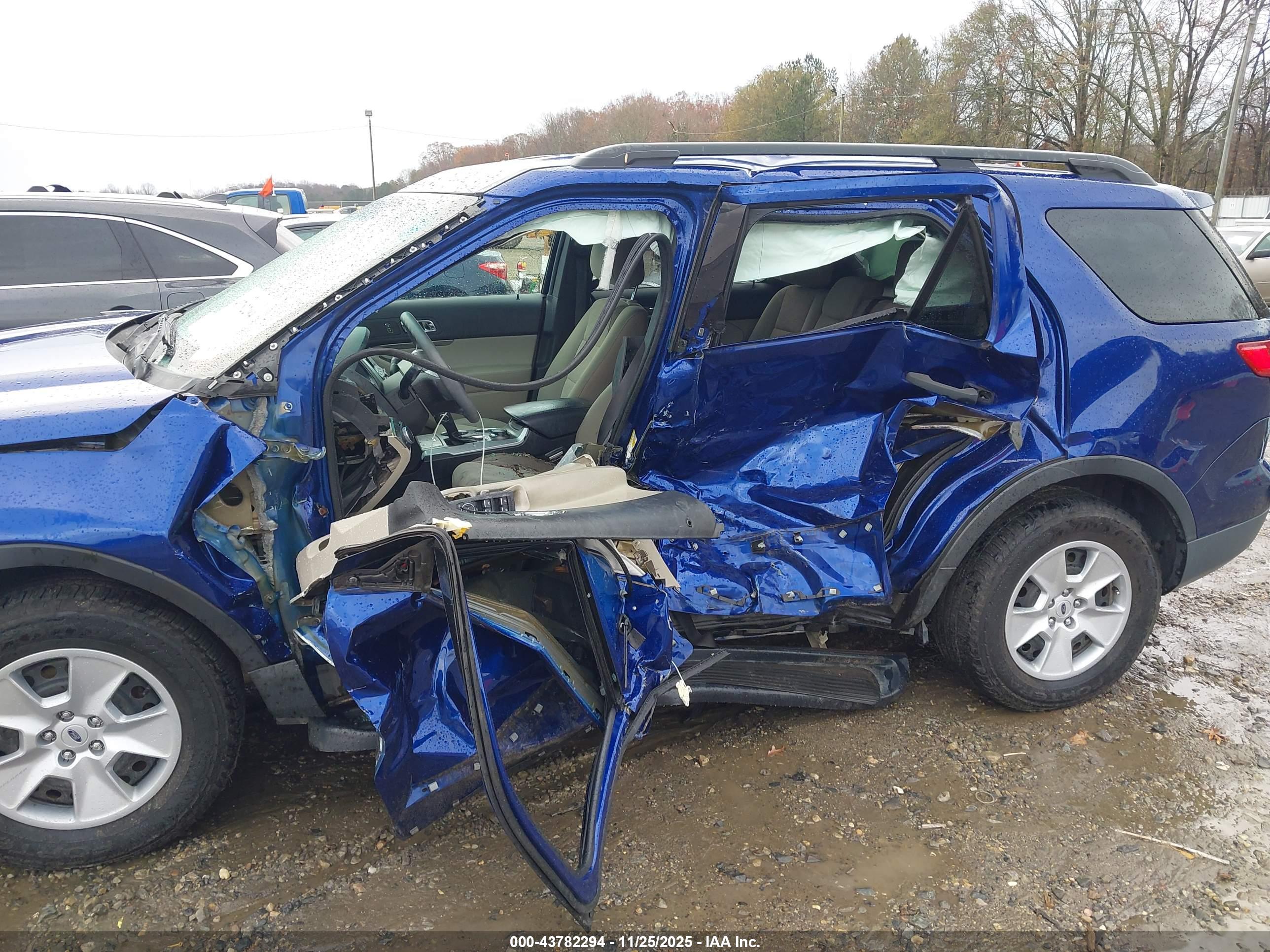 FORD EXPLORER image 6