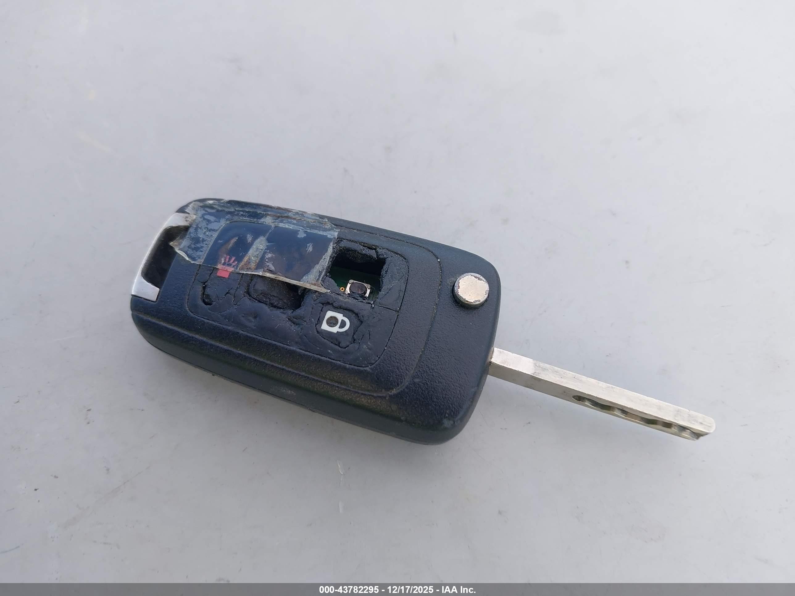 CHEVROLET EQUINOX image 11