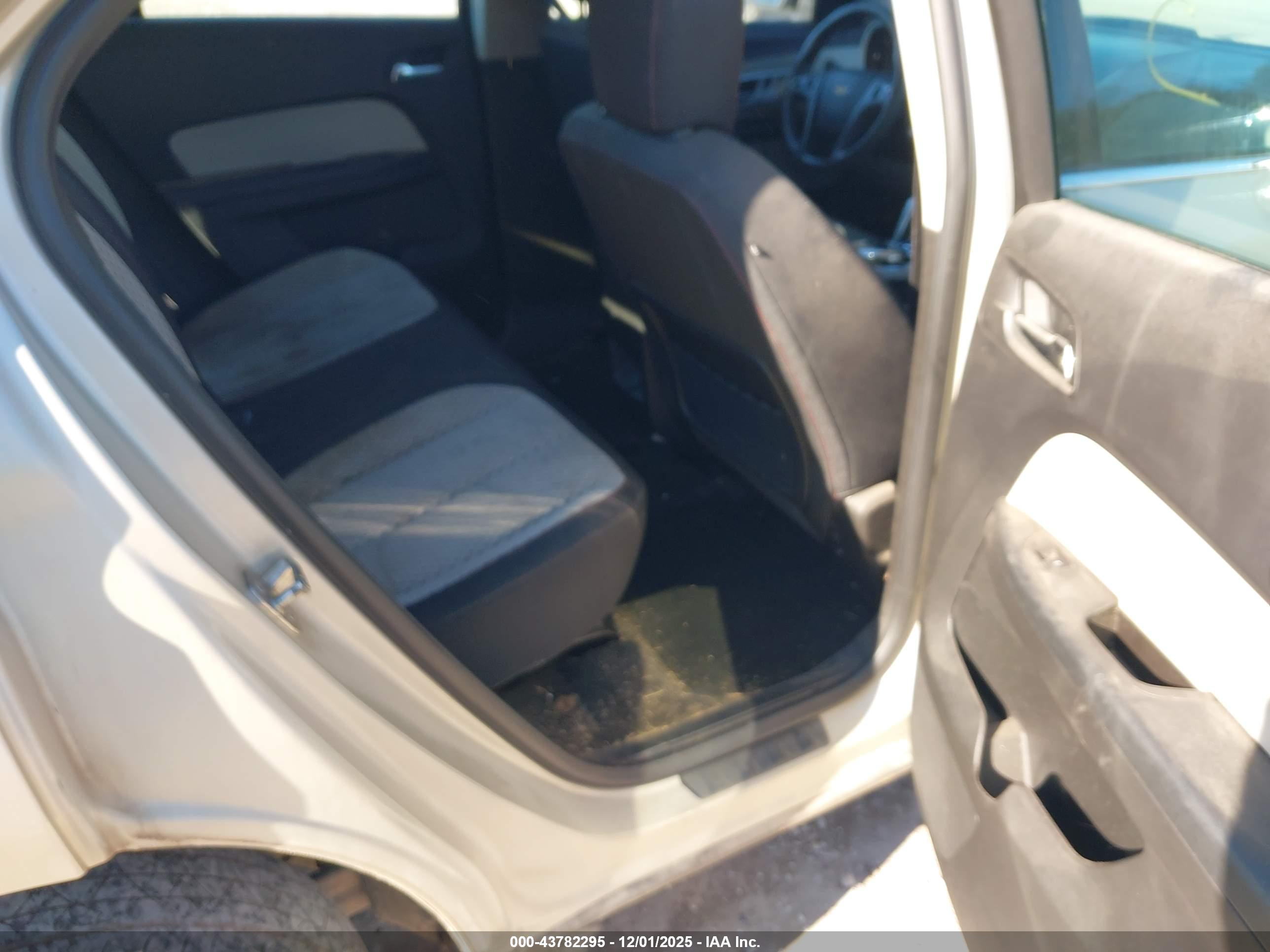 CHEVROLET EQUINOX image 8