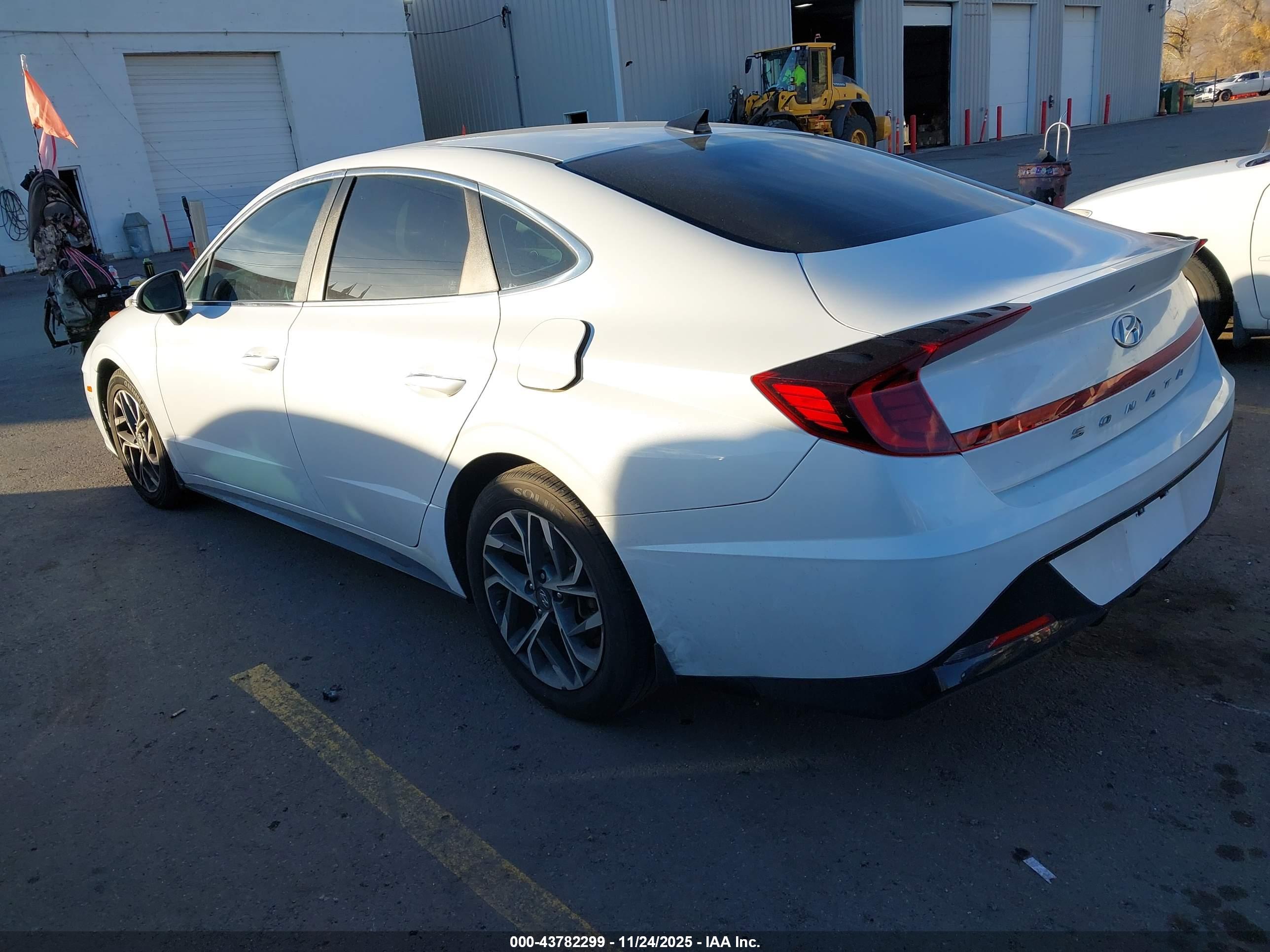 HYUNDAI SONATA image 3