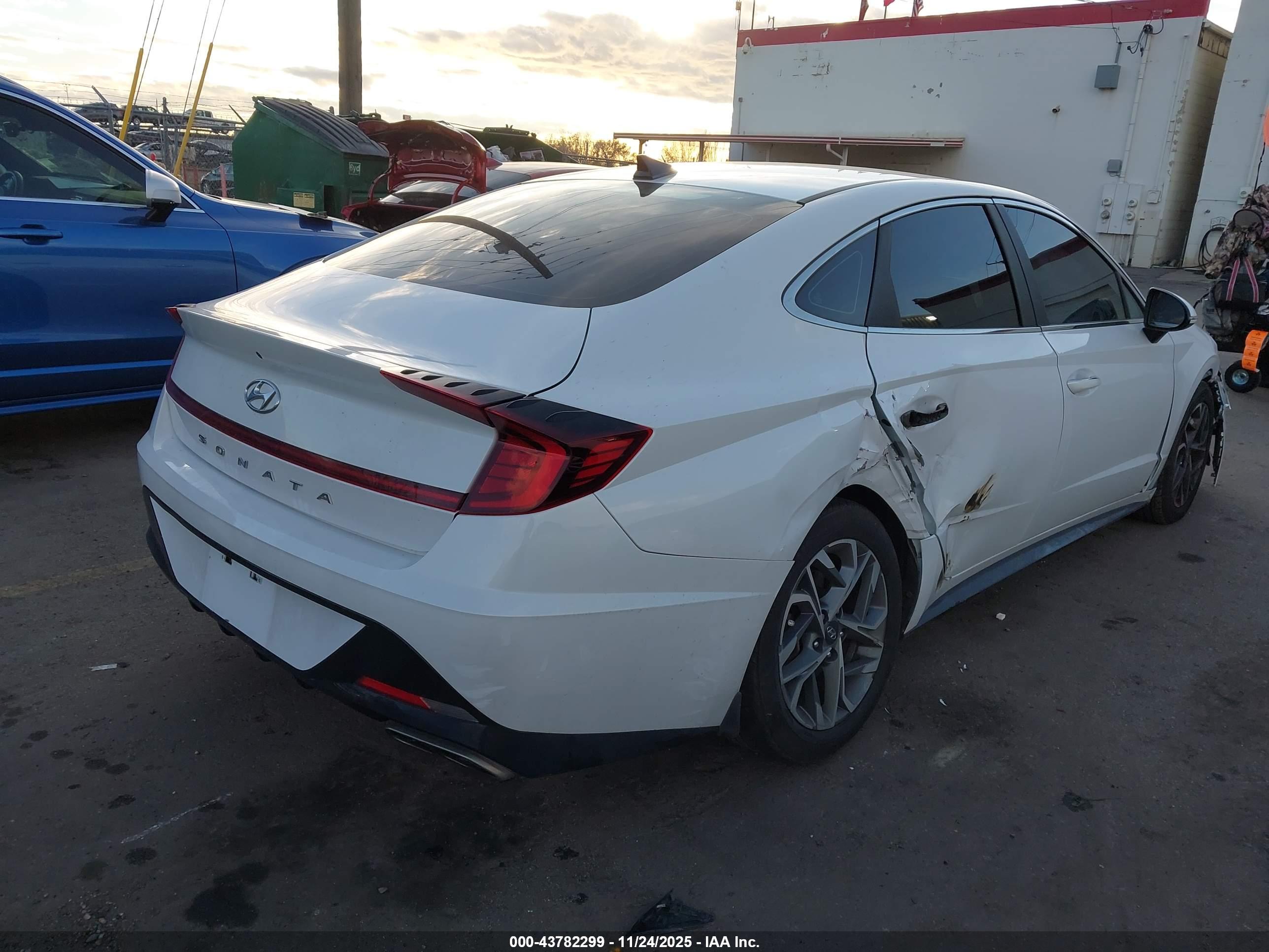 HYUNDAI SONATA image 4