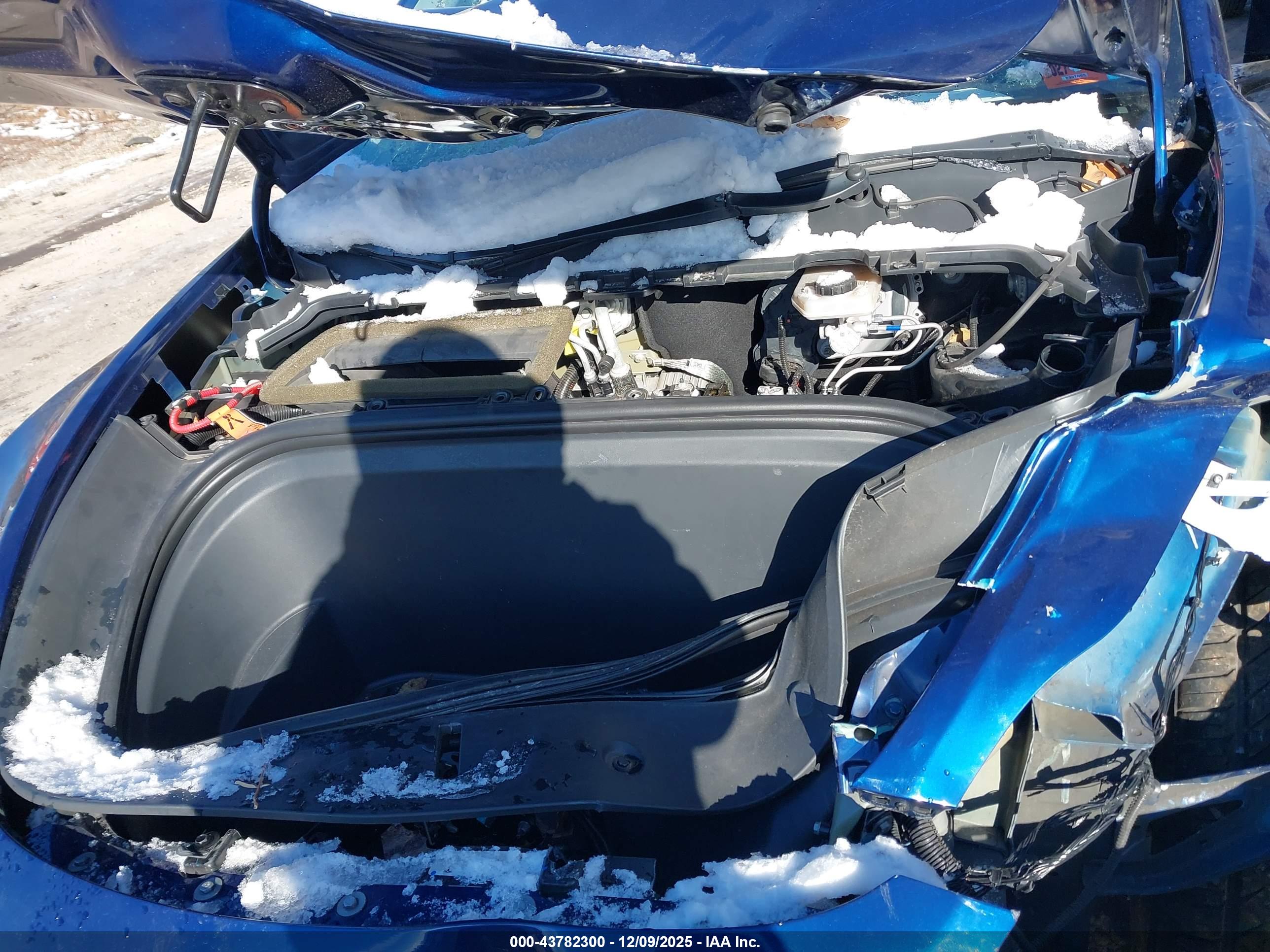 TESLA MODEL image 10
